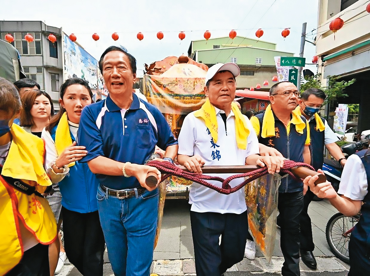 郭台銘認為被國民黨騙了1次，無法接受同樣的事再度發生。除了他自己，沒有人能影響他的決定，他自己可能不會當選，不過絕對有能力讓對不起他的人沒好日子過。（郭台銘辦公室提供）