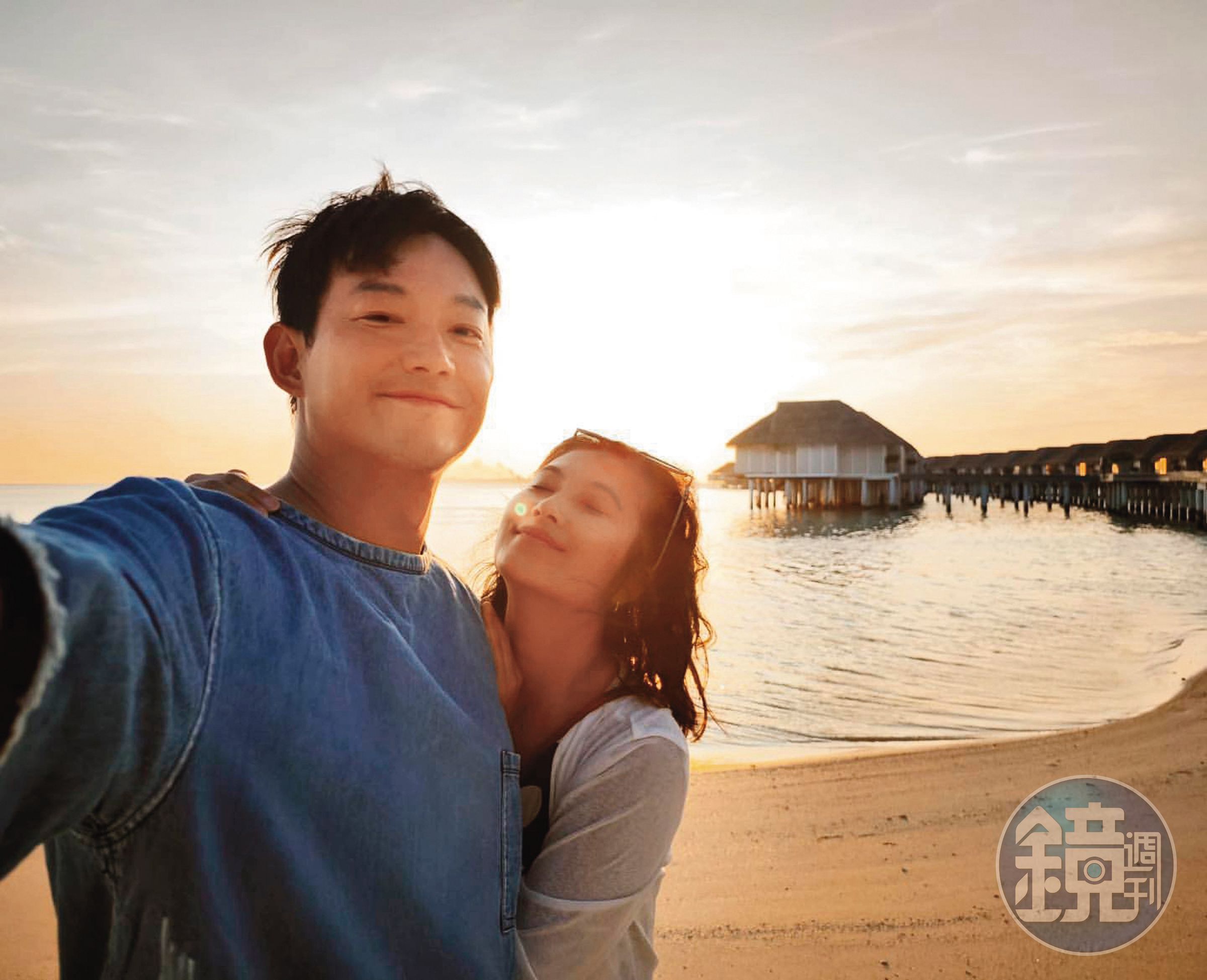 威廉(左)和卓君澤(右)愛情長跑多年,去年結婚後今年懷孕。(翻攝自卓君澤IG)