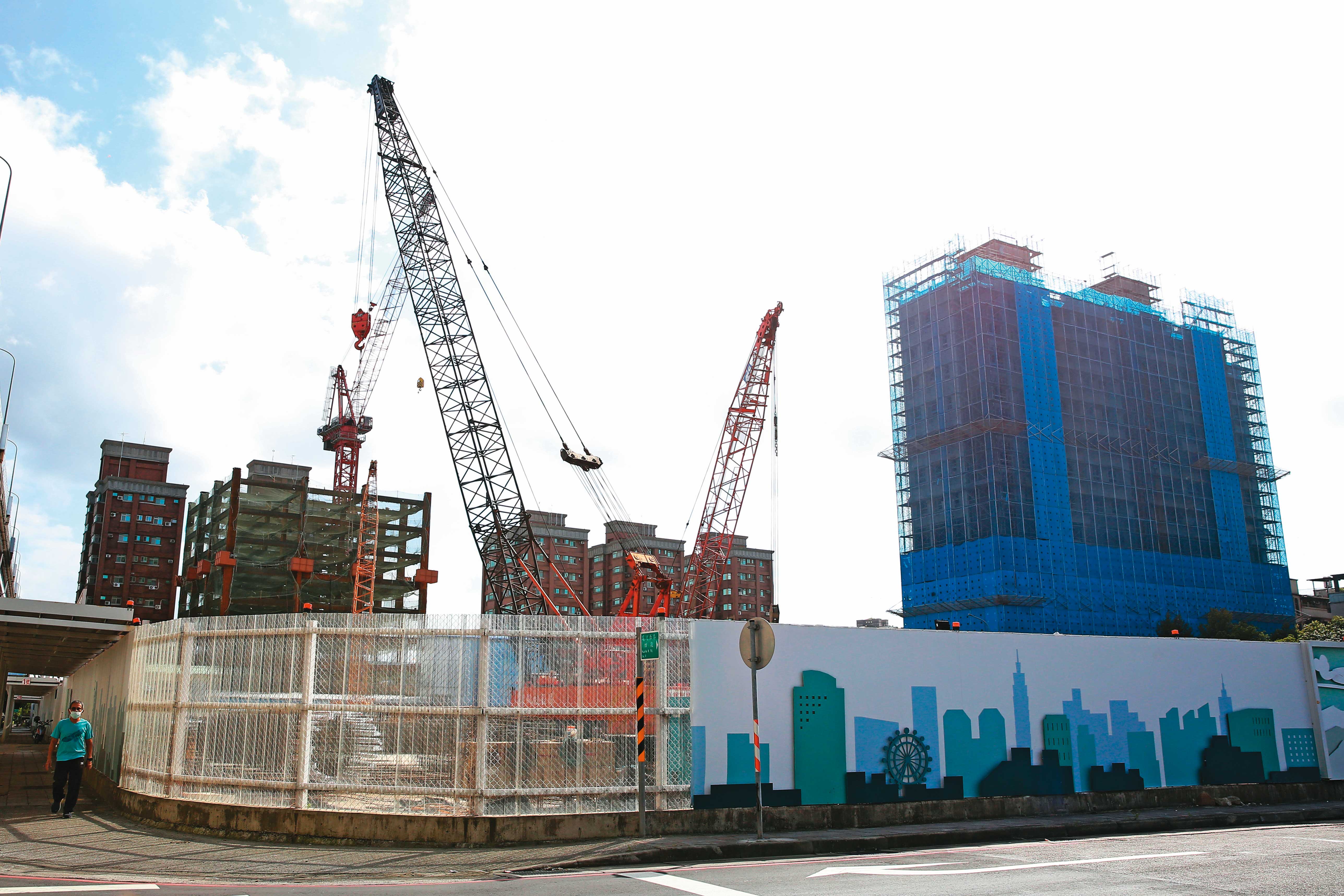 黃國昌及館長以居住正義等訴求號召凱道集會，然而不論哪個黨最大政治捐獻者都是建商的狀況下，居住正義難以落實。