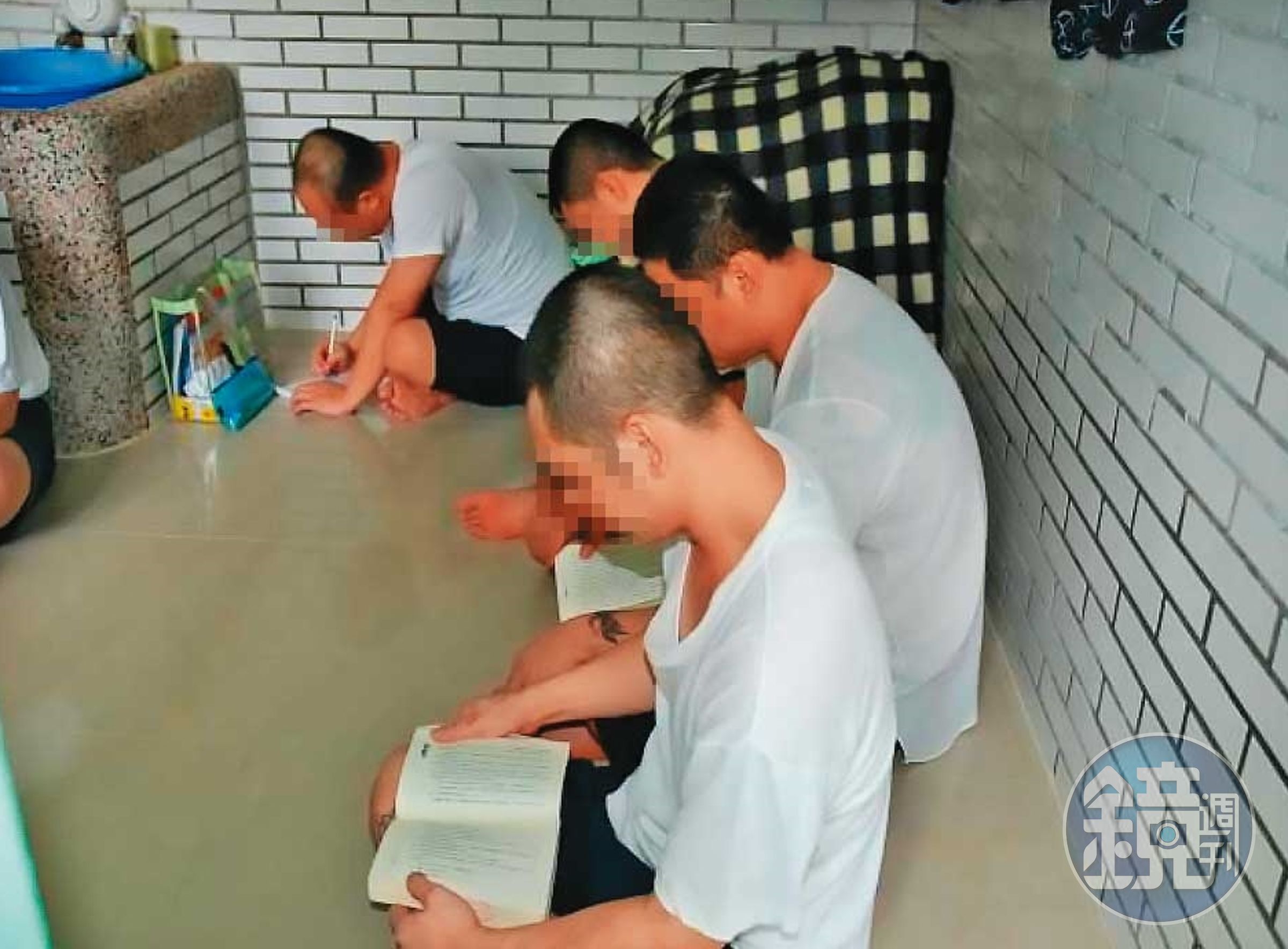 高雄第二監獄人滿為患,每間舍房都關了不少受刑人。(翻攝高雄第二監獄官網)