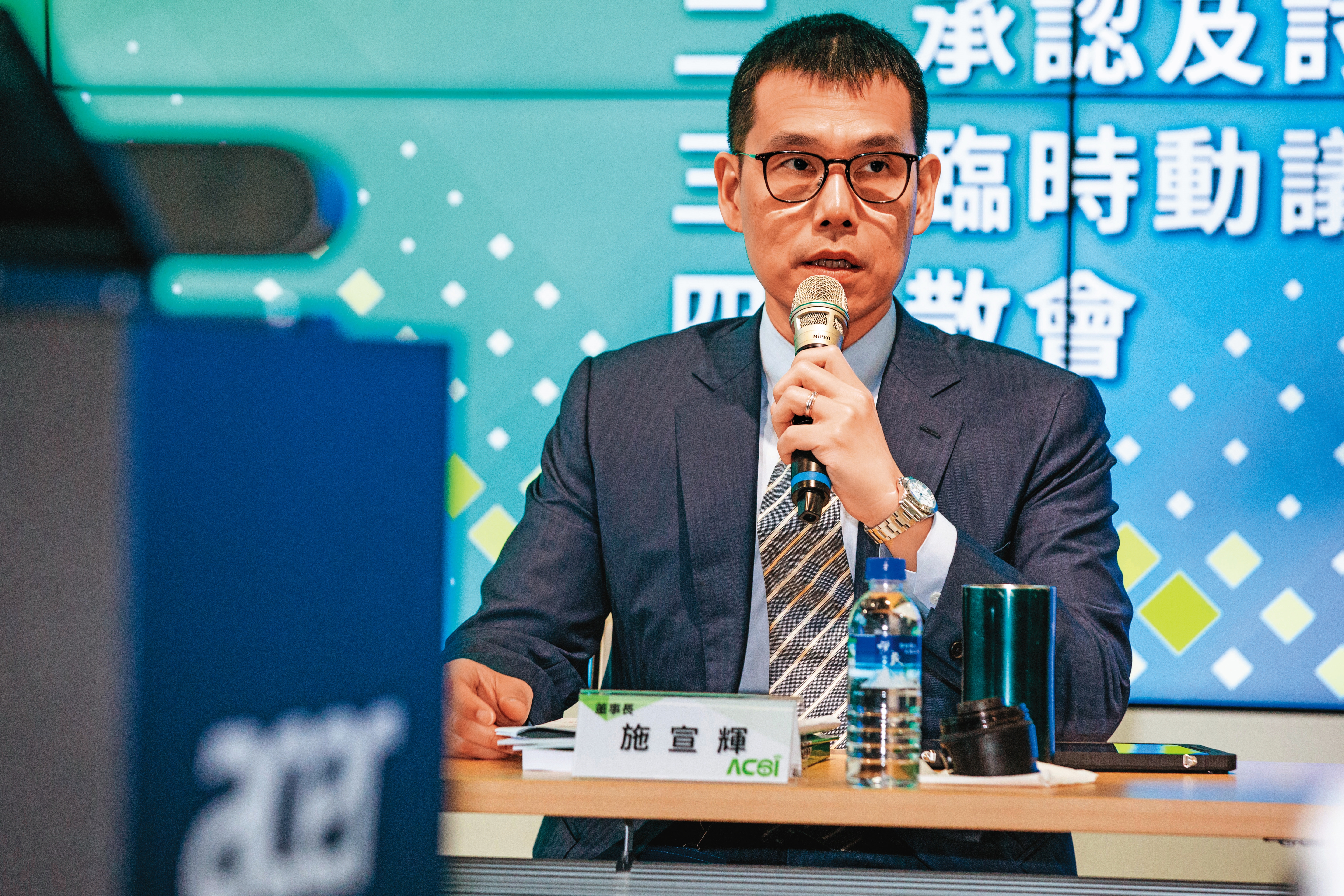 國內資安人才缺乏，安碁針對專業人員授證培訓，為公司帶來新動能。圖為董事長施宣輝。