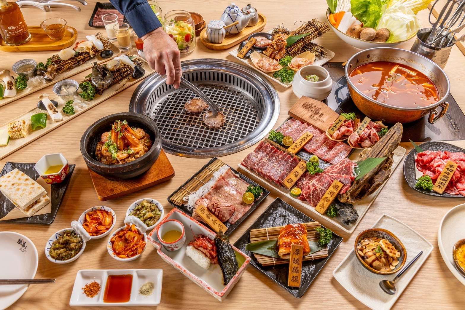 築間餐飲集團鎖定年輕族群，預計將再開3~4個全新品牌，並準備跨足韓國烤肉市場，拓展餐飲版圖。（築間提供）