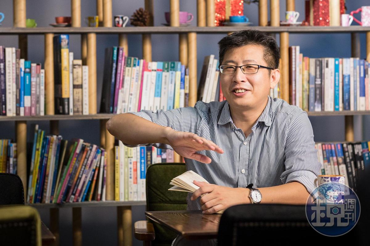 投資達人股魚指出，以長天期公債搭配單一產業投資級公司債，獲利將更上一層樓。