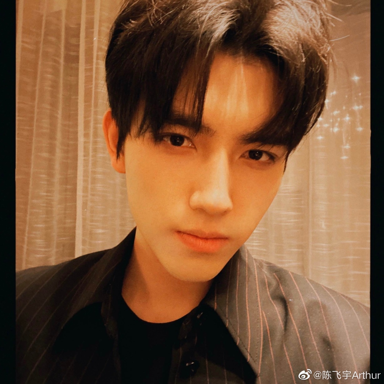 陳飛宇緋聞不斷，疑同床已婚網紅被發現。（翻攝自陳飛宇微博）