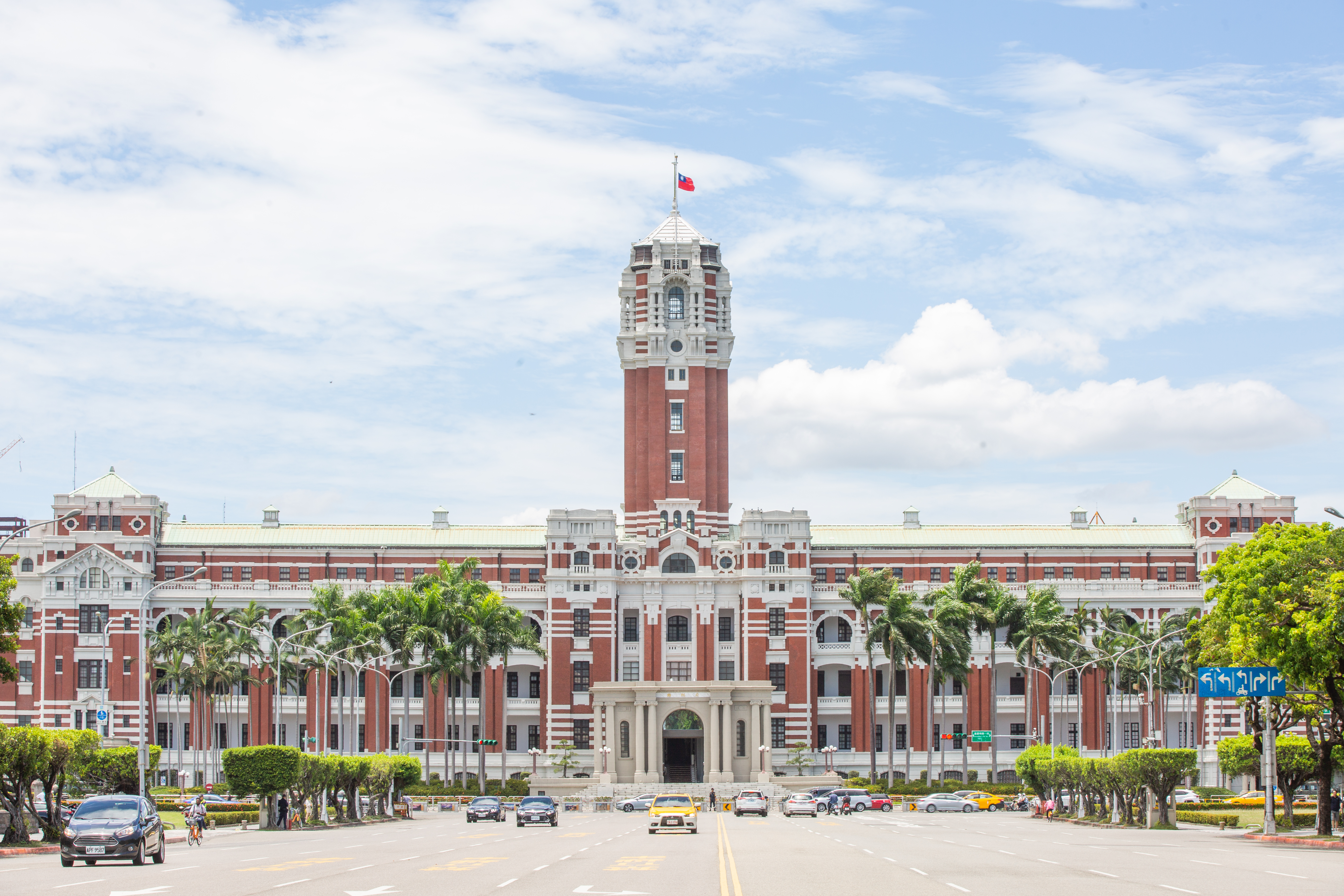 針對《聯合報》報導中公開的「南海工作會議紀錄全文」，總統府、國防部皆發布聲明駁斥，並要求《聯合報》更正不實報導。（本刊資料照）