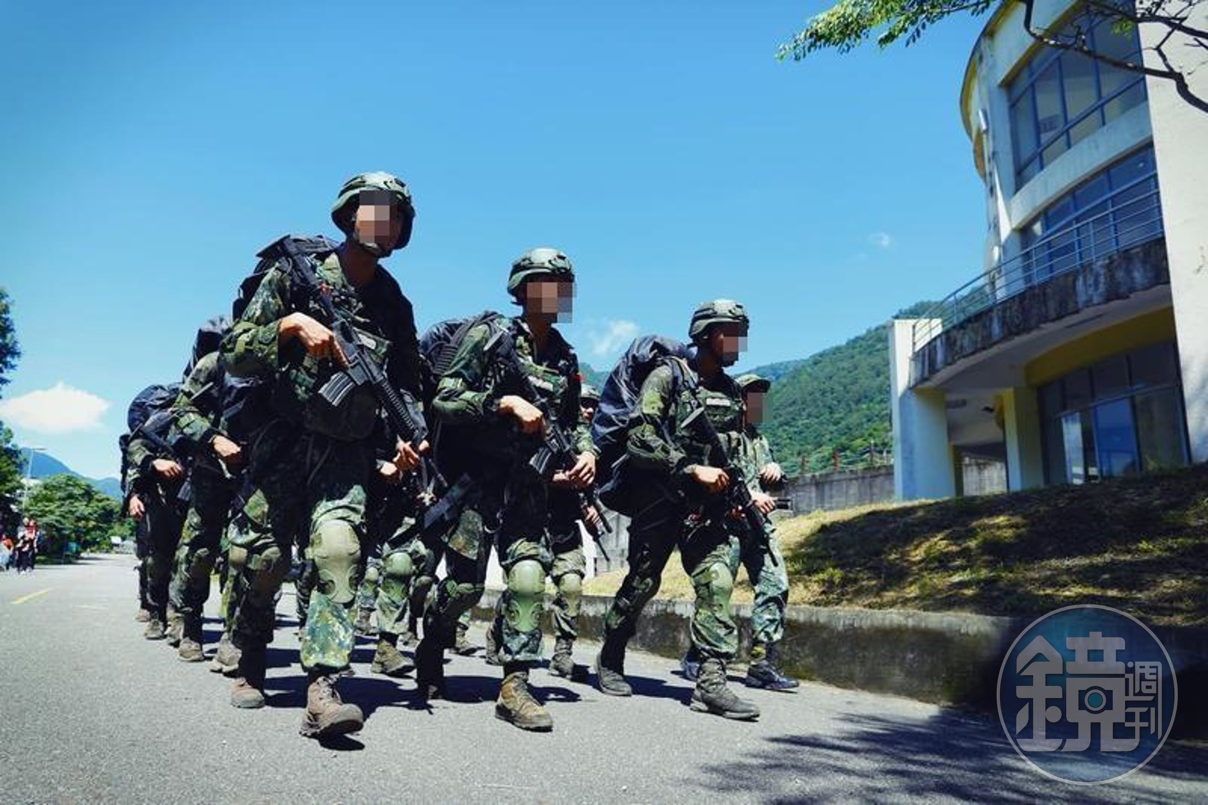 陸軍第八軍團發生役男休假時在營外拉K的案件,軍方已將涉案3人移送法辦。圖片為示意圖。(翻攝國防部發言人臉書)