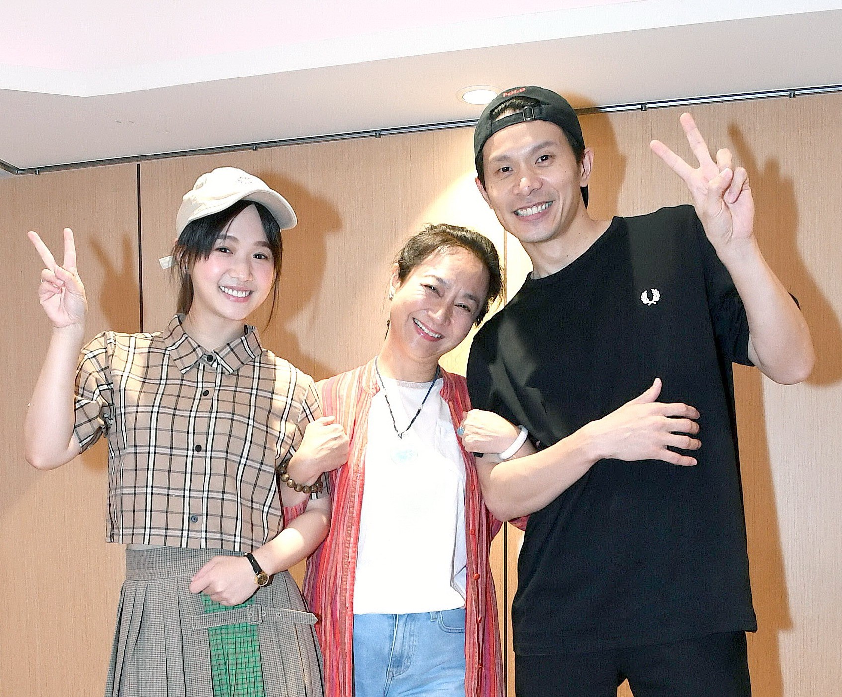 《我的意外室友》楊麗音、姚淳耀、嚴正嵐三人因戲拍出好交情。（華視提供）