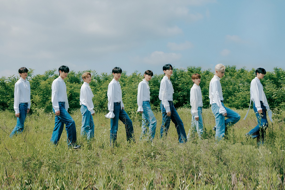 ZEROBASEONE攜首張專輯《YOUTH IN THE SHADE》正式出道。（索尼唱片提供）