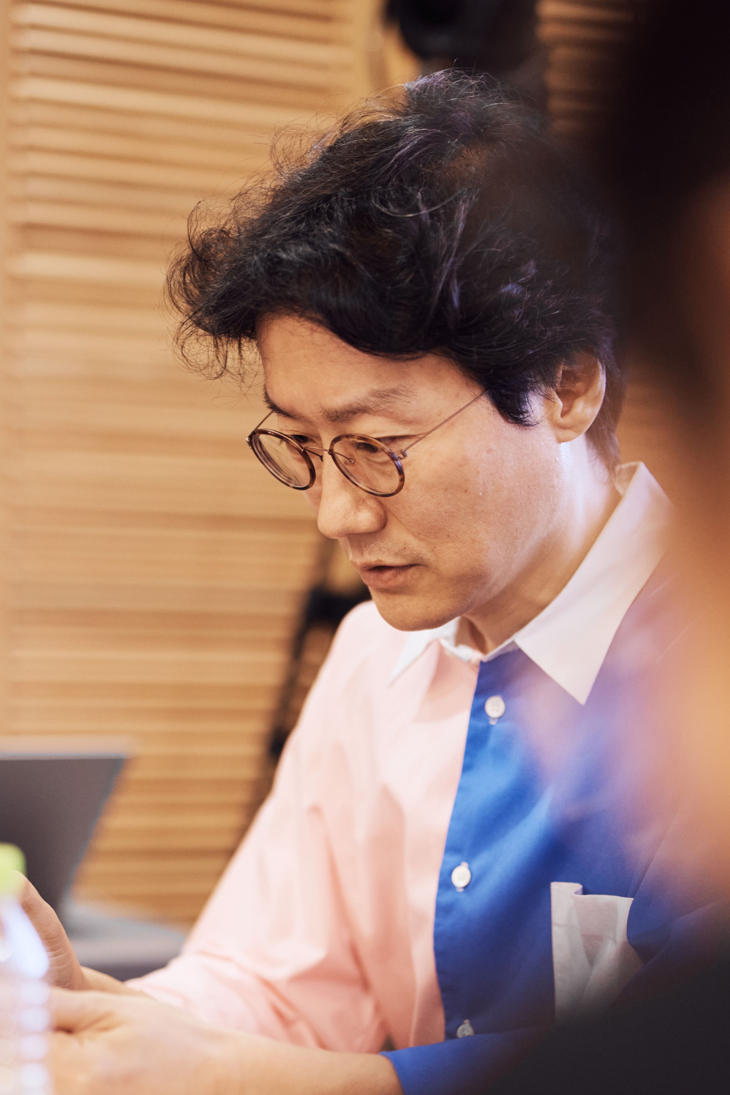 黃東赫導演日前出席《魷魚遊戲2》讀本會議。(Netflix提供)