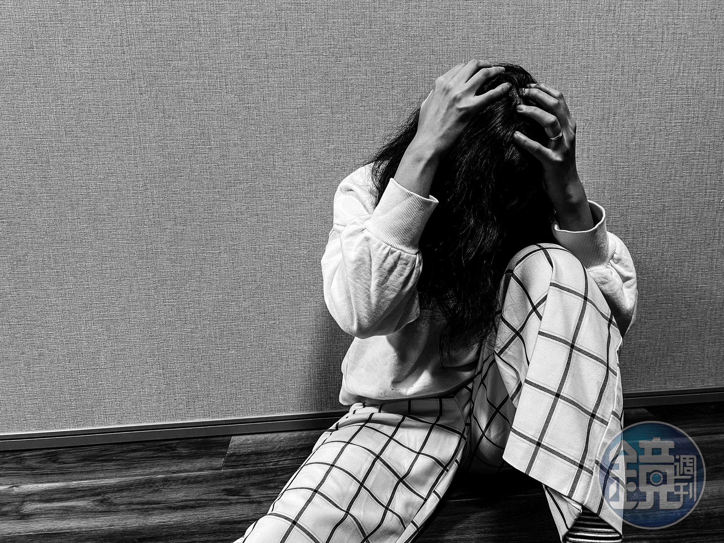 準備見對方家長,女子看照片才發現男友媽媽竟是當年霸凌過自己的老師。(示意圖,photoAC)