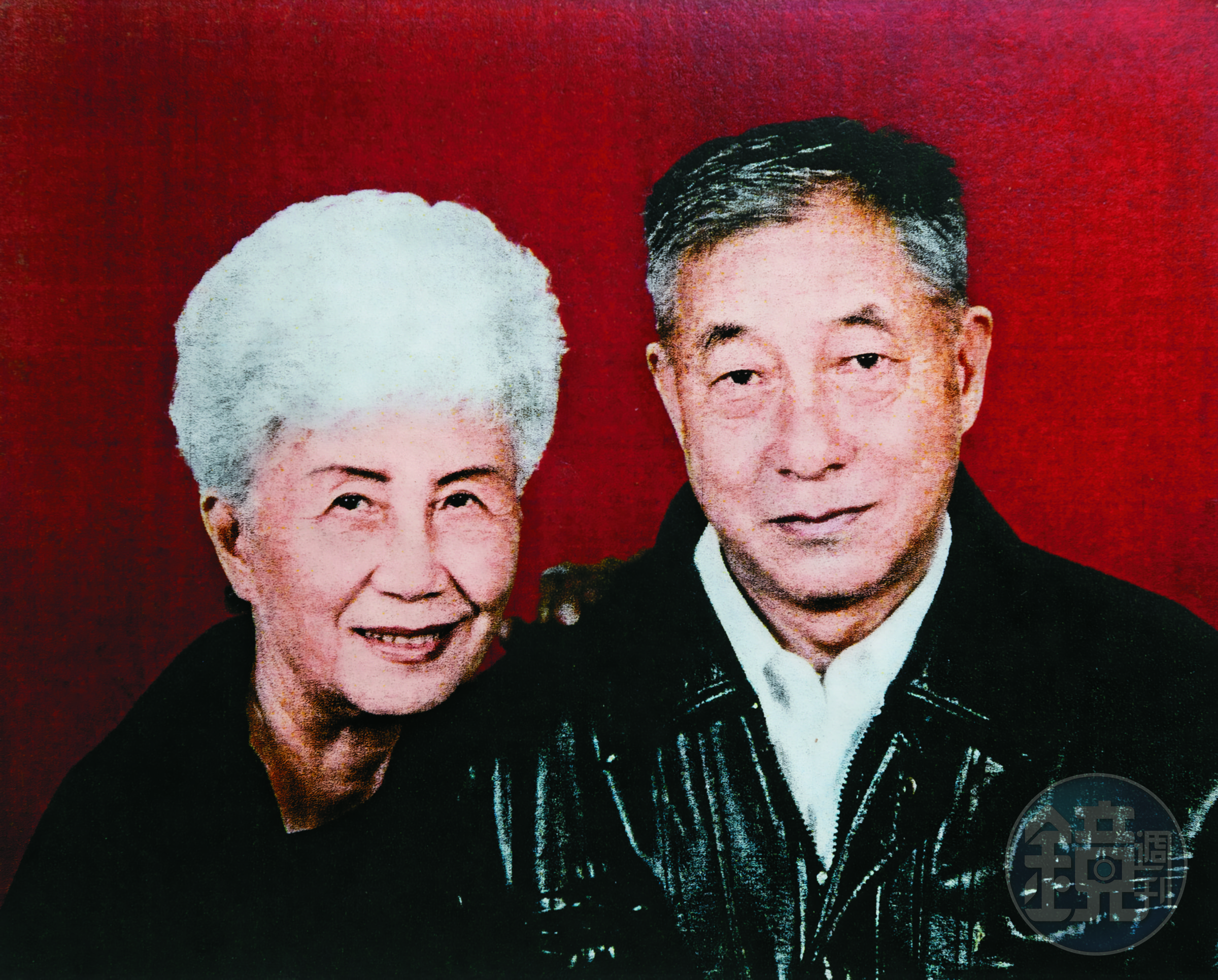 鄒光漢(右)85歲時曾撰寫一本他跟太太魯蓮芬(左)逃離中國的回憶錄,他期待能有出版社願意出版。(鄒光漢提供)