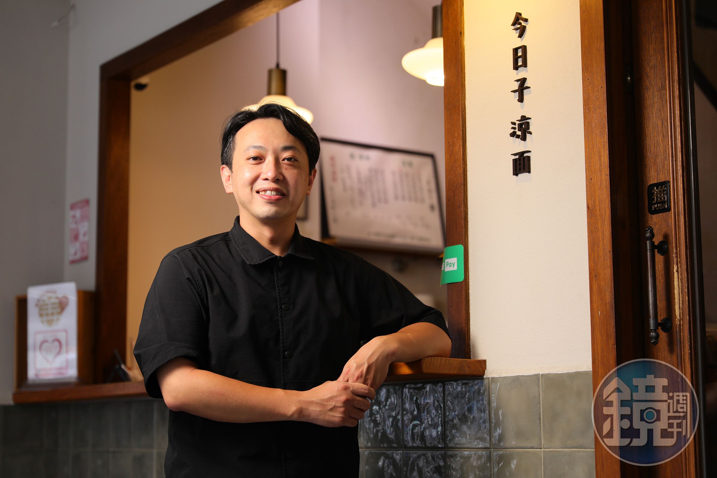 從設計業跨入小吃店，今日子涼面主理人Bottle對料理細節很講究。