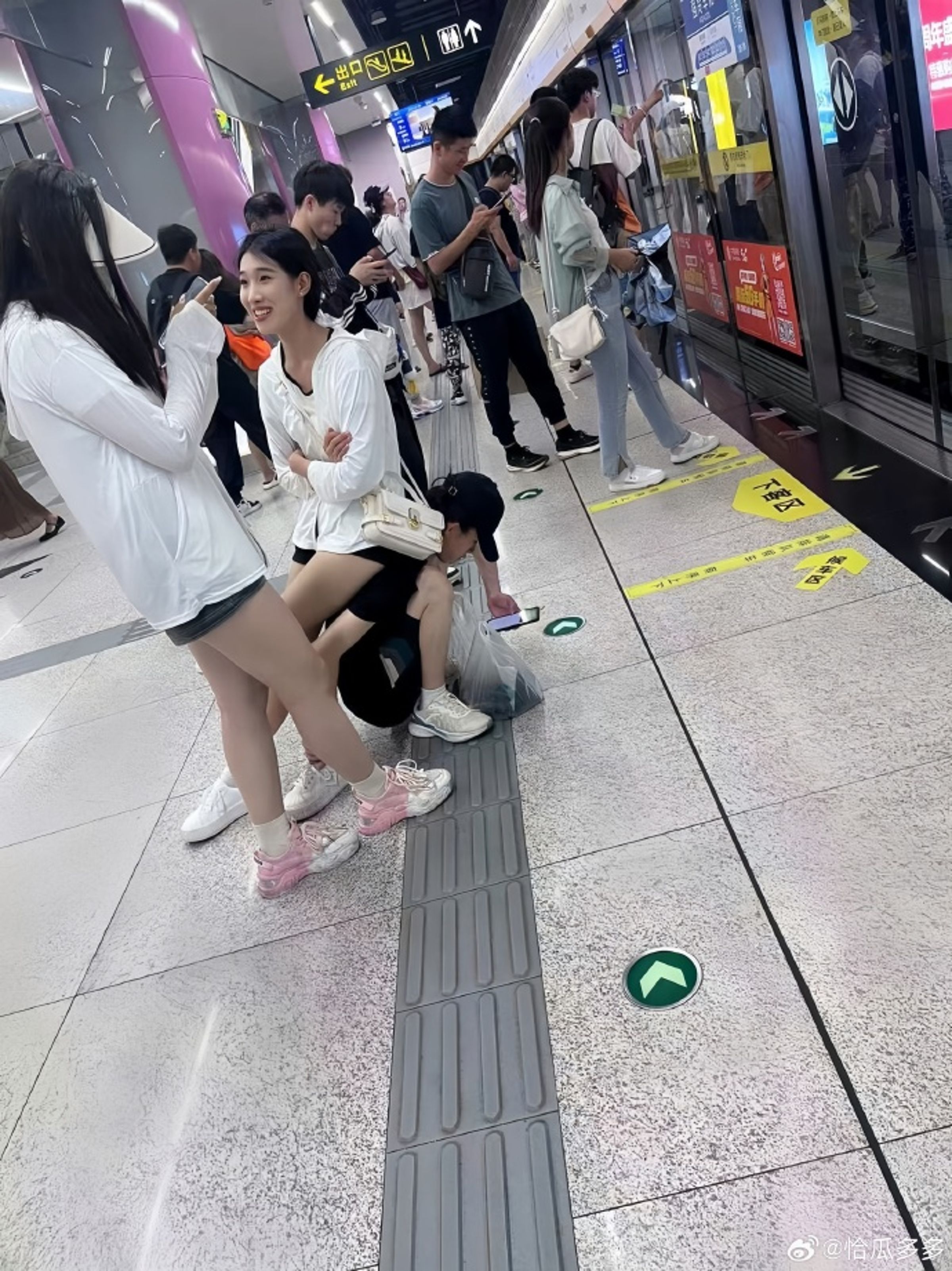 照片一流出,引發網友熱烈討論。(翻自微博)