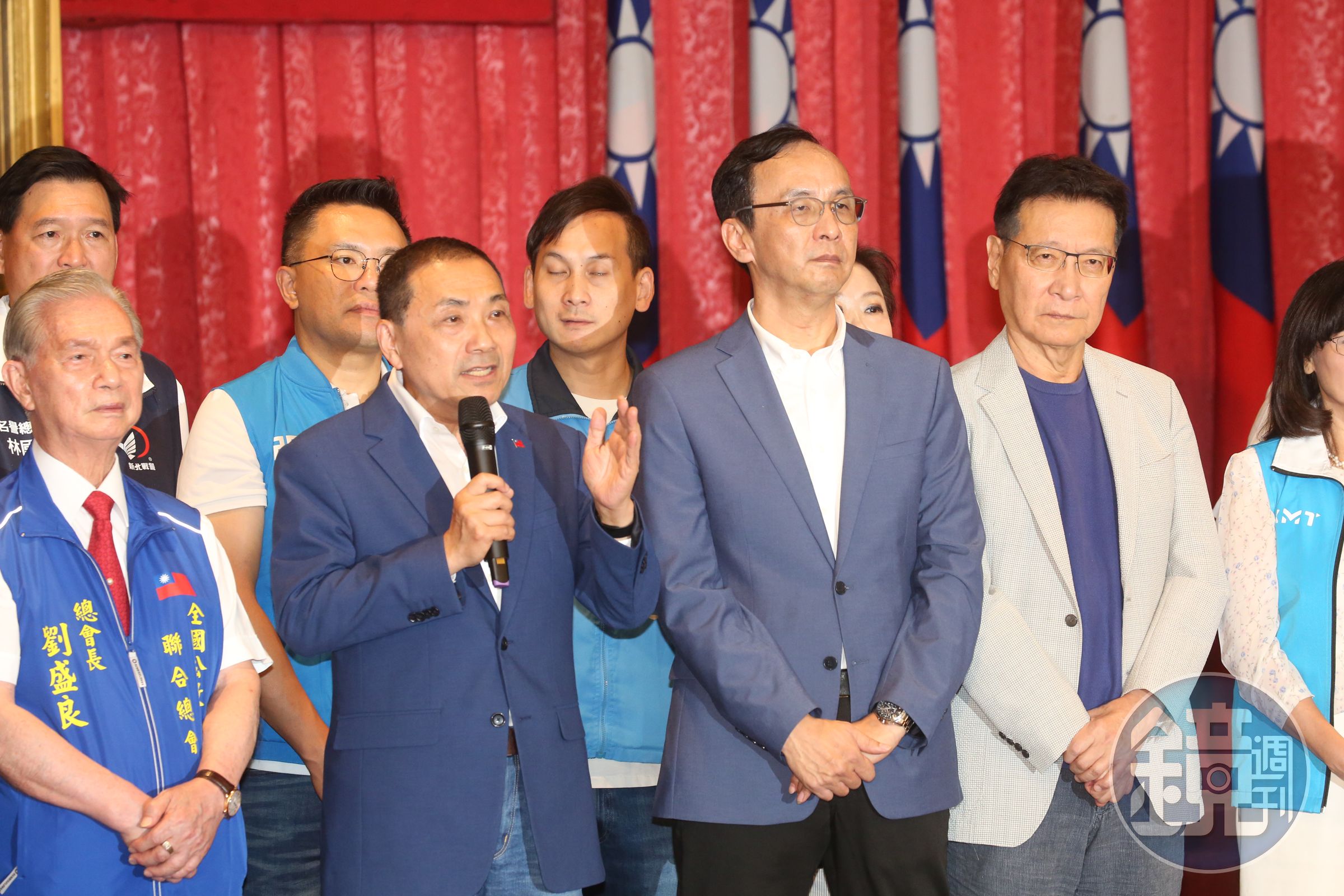 針對黃呂錦茹「五顧茅廬」韓冰,朱立倫(右2)表示黨中央給予尊重。
