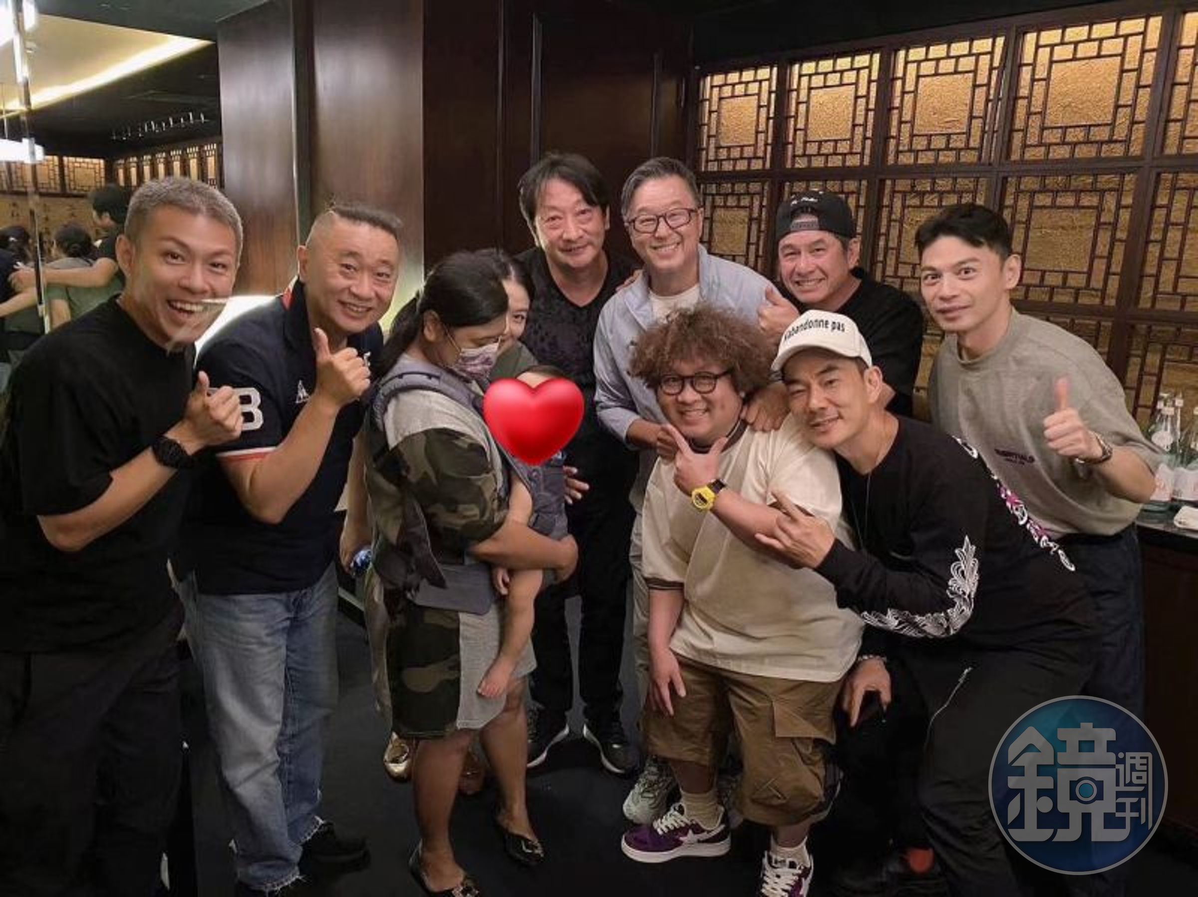 王偉忠po出《全民大悶鍋》班底聚會的照片。(翻攝自王偉忠臉書)