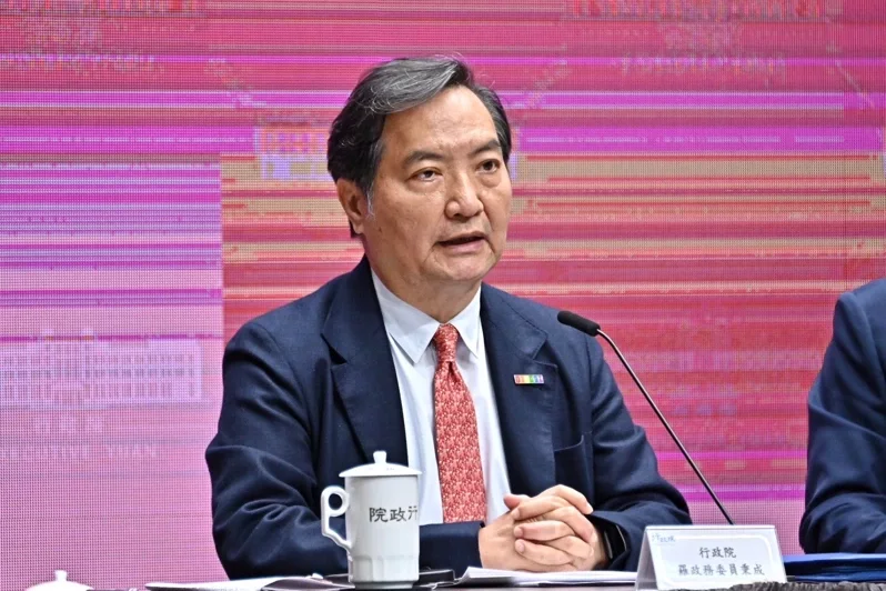 羅秉成稱，權勢性騷是這次修法增訂的類型，但要件會帶出後續賠償及刑期，故範圍要明確。（行政院會提供）