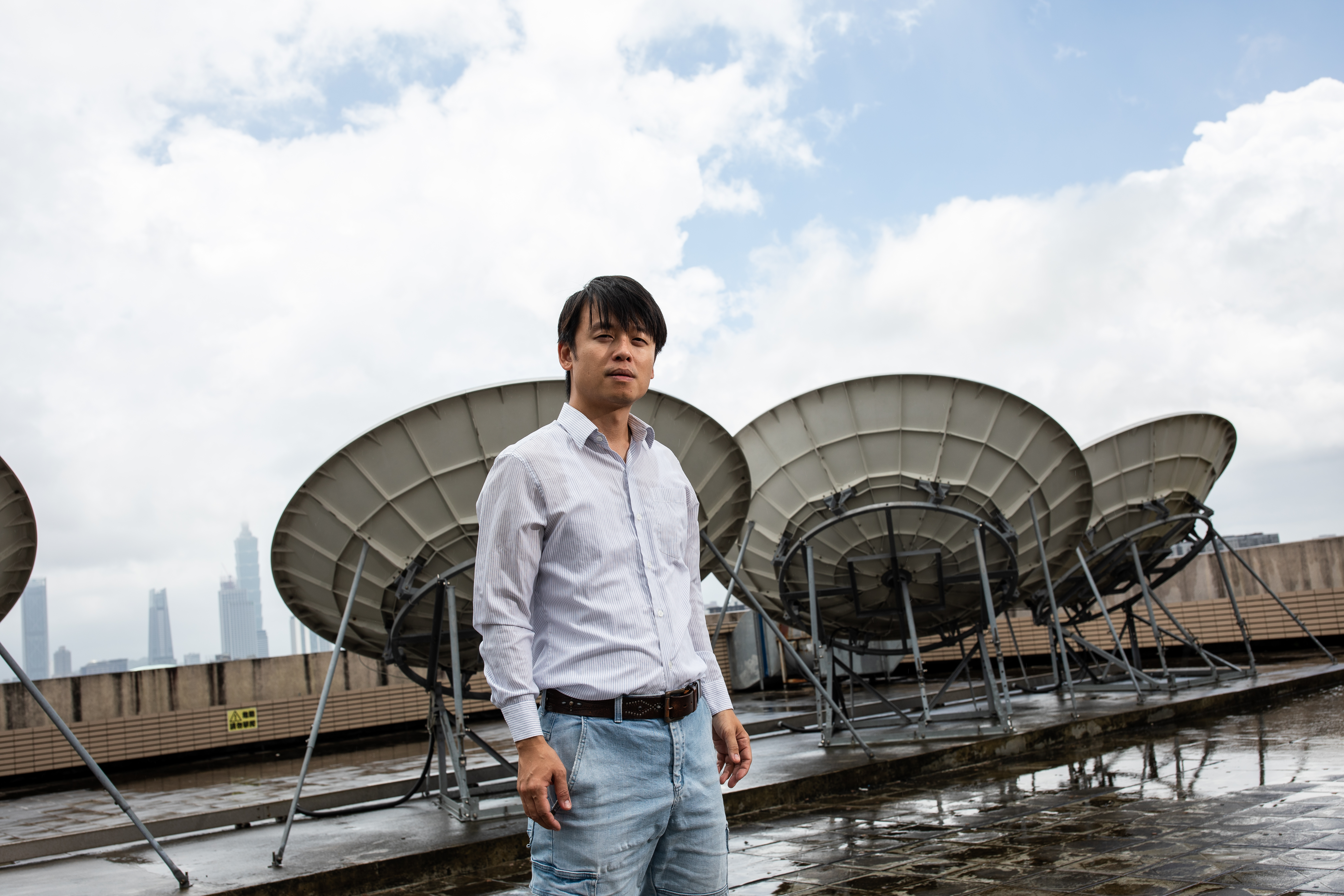 唐福睿近日將《童話.世界》改編成小說，稱自己好像又清醒了一遍。