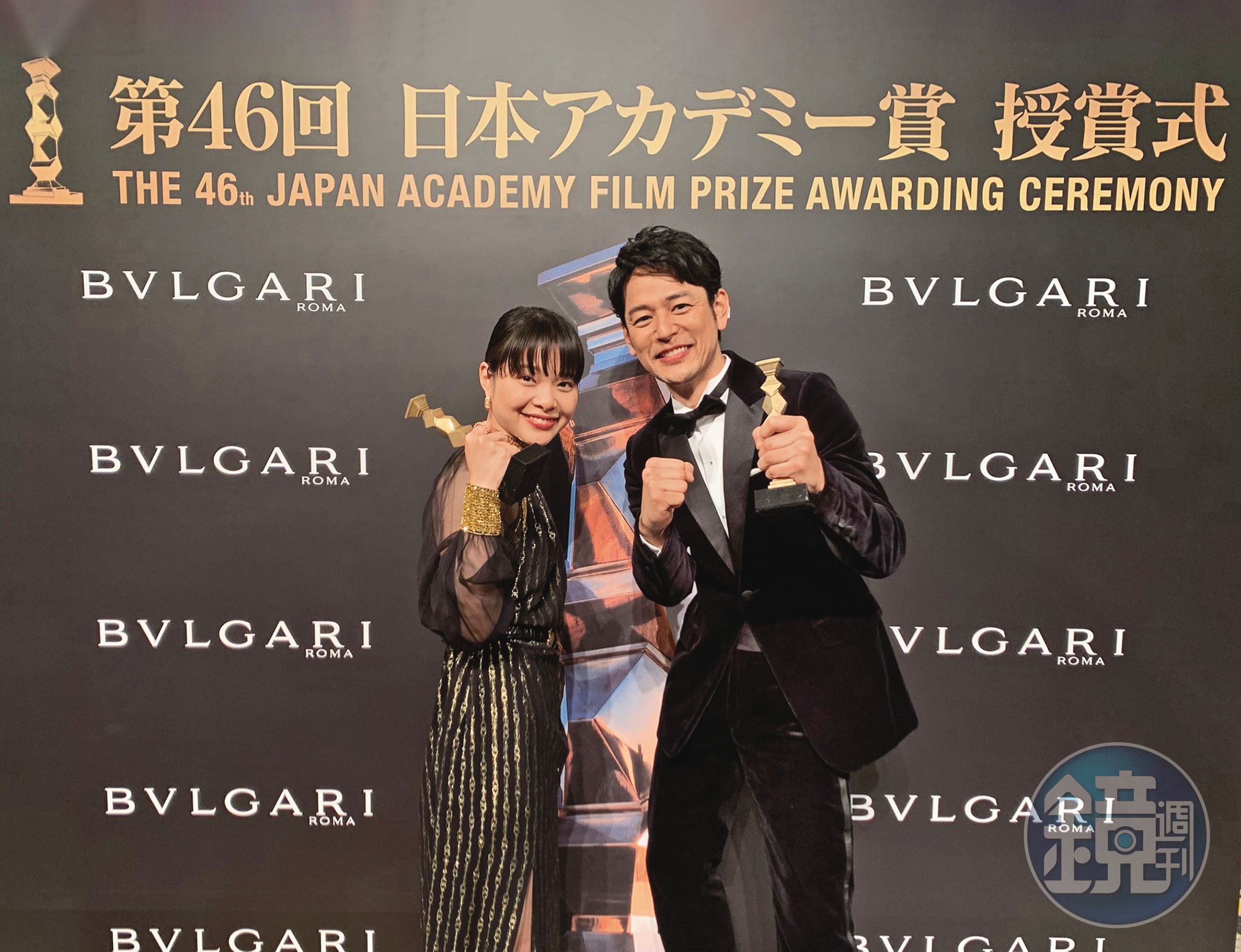 岸井雪乃(左)與《那個男人》男主角妻夫木聰(右)分別贏得今年日本電影學院獎影后、影帝。(翻攝自《惠子不能輸》官方推特)
