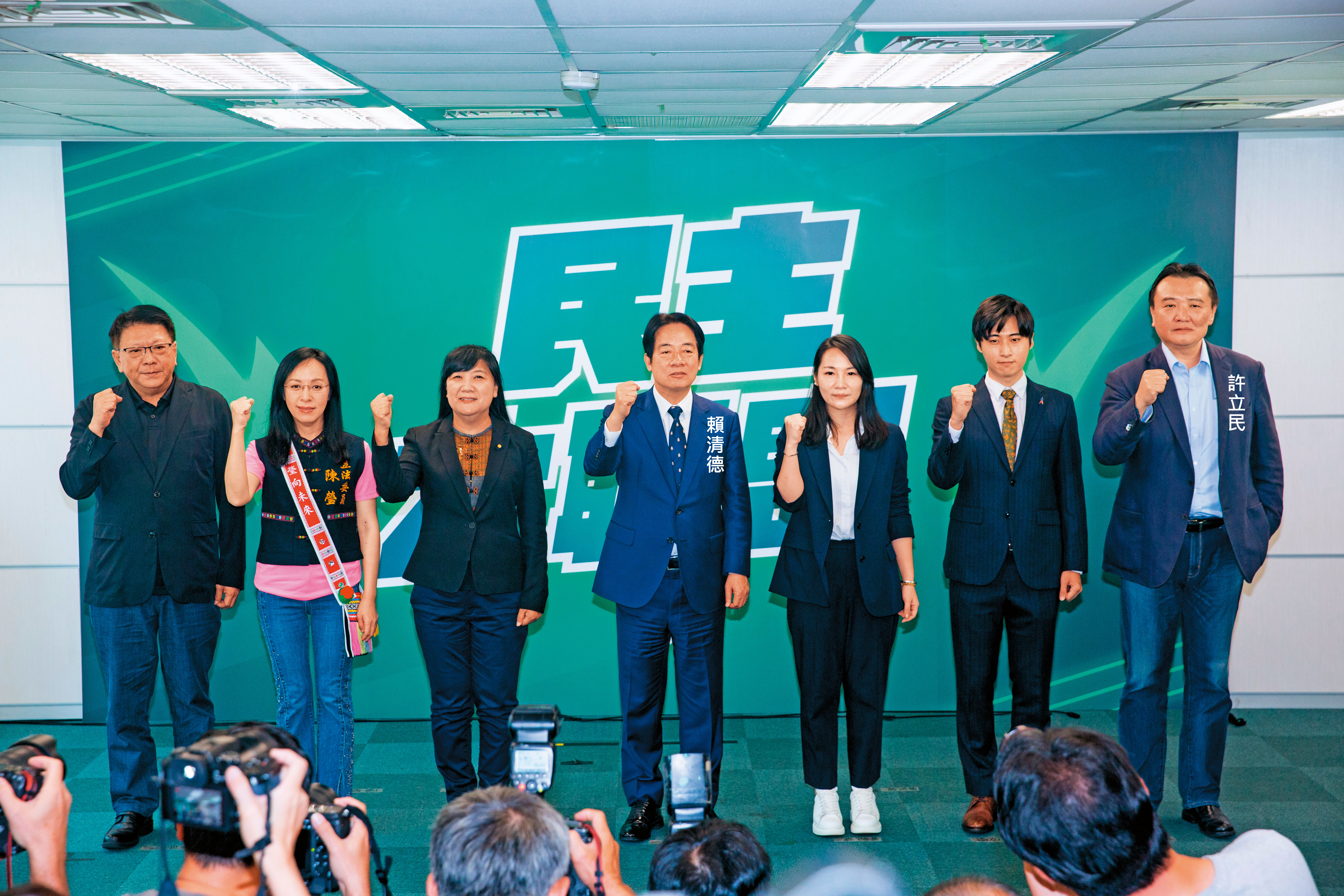 賴清德競選總幹事潘孟安、民進黨祕書長許立明是操盤賴選戰的核心要角，被黨內形容是「潘許體制」。