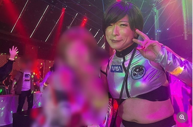 北海道驚傳斷頭命案，死者浦仁志案發前曾扮女裝參加派對。（翻攝推特@bakusai_com）