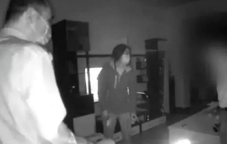 雲南省昆明市有一對夫妻吃了牛肝菌，引起幻覺看見無數小蟲飛舞，報警求救。（翻攝微博）