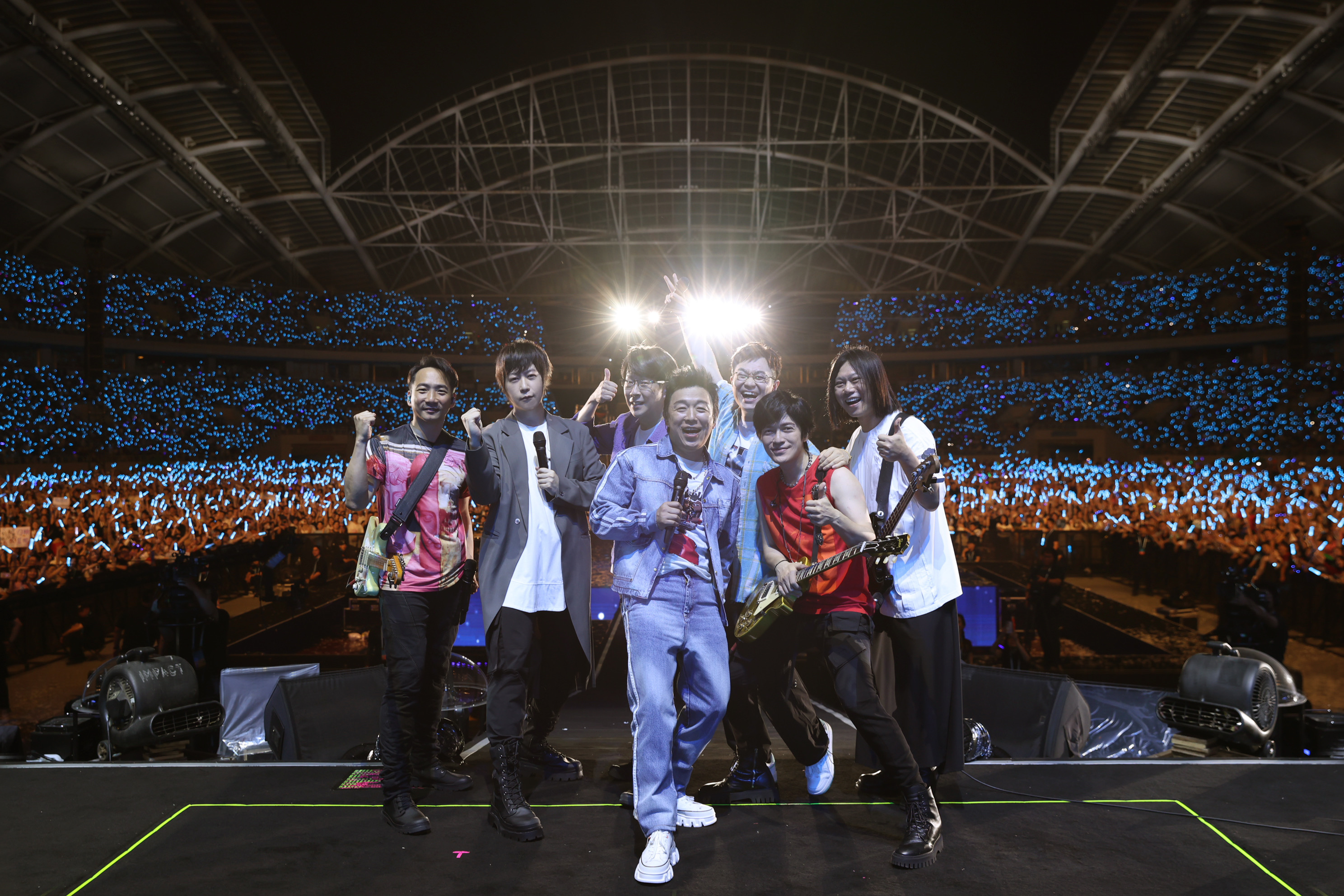 五月天「好好好想見到你」瀋陽演唱會邀來黃渤、大鵬驚喜登場當嘉賓。（相信音樂提供）