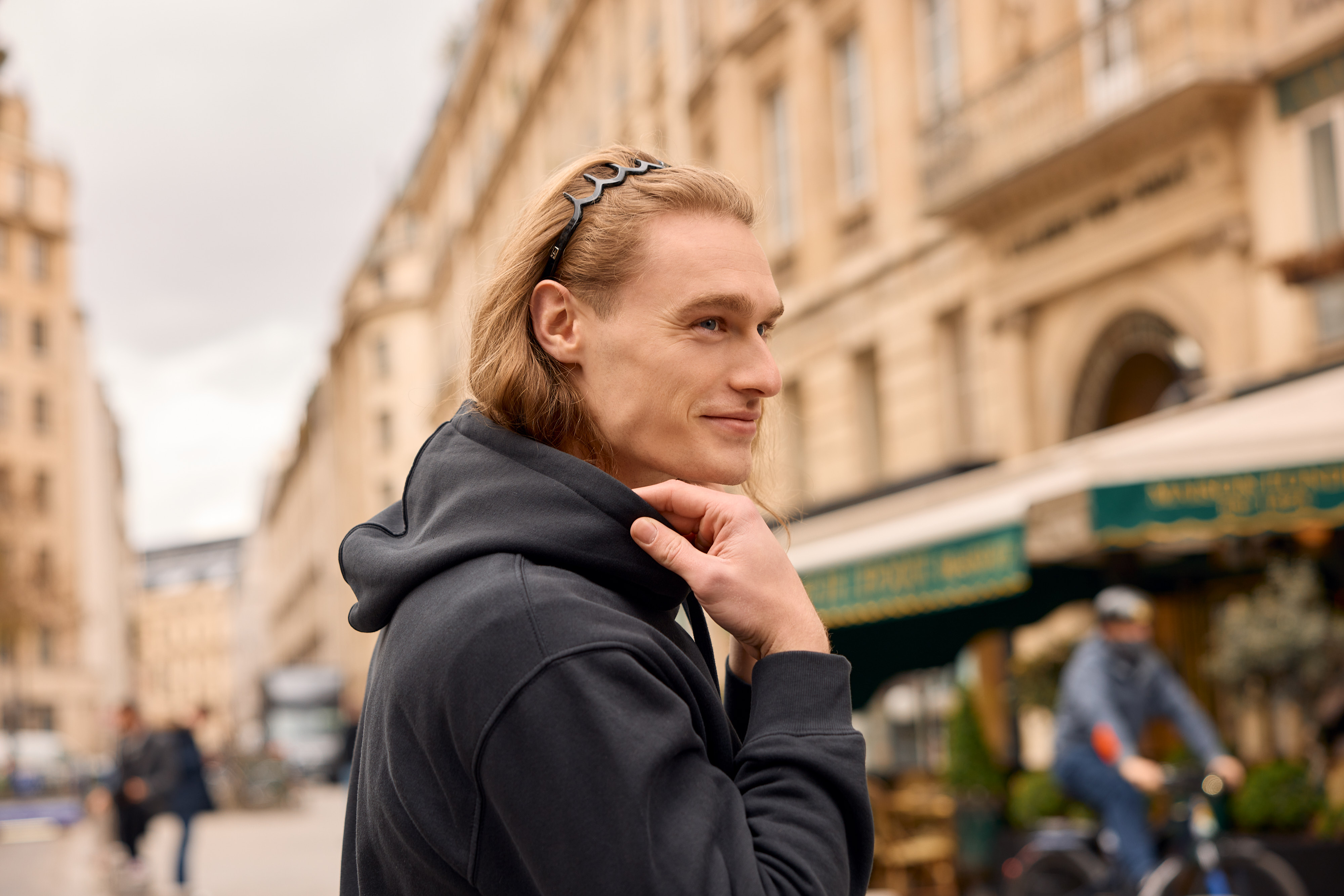 U型齒梳髮箍（9齒）。NT$5,000（台灣八木通商提供）