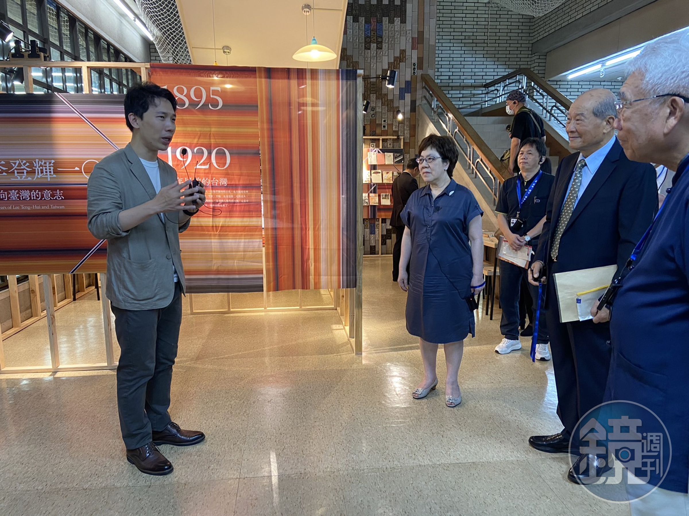 李安妮（左二）策展「朝向臺灣的意志：李登輝一〇〇」系列活動，也透露將帶安倍昭惠去五指山公墓參拜。