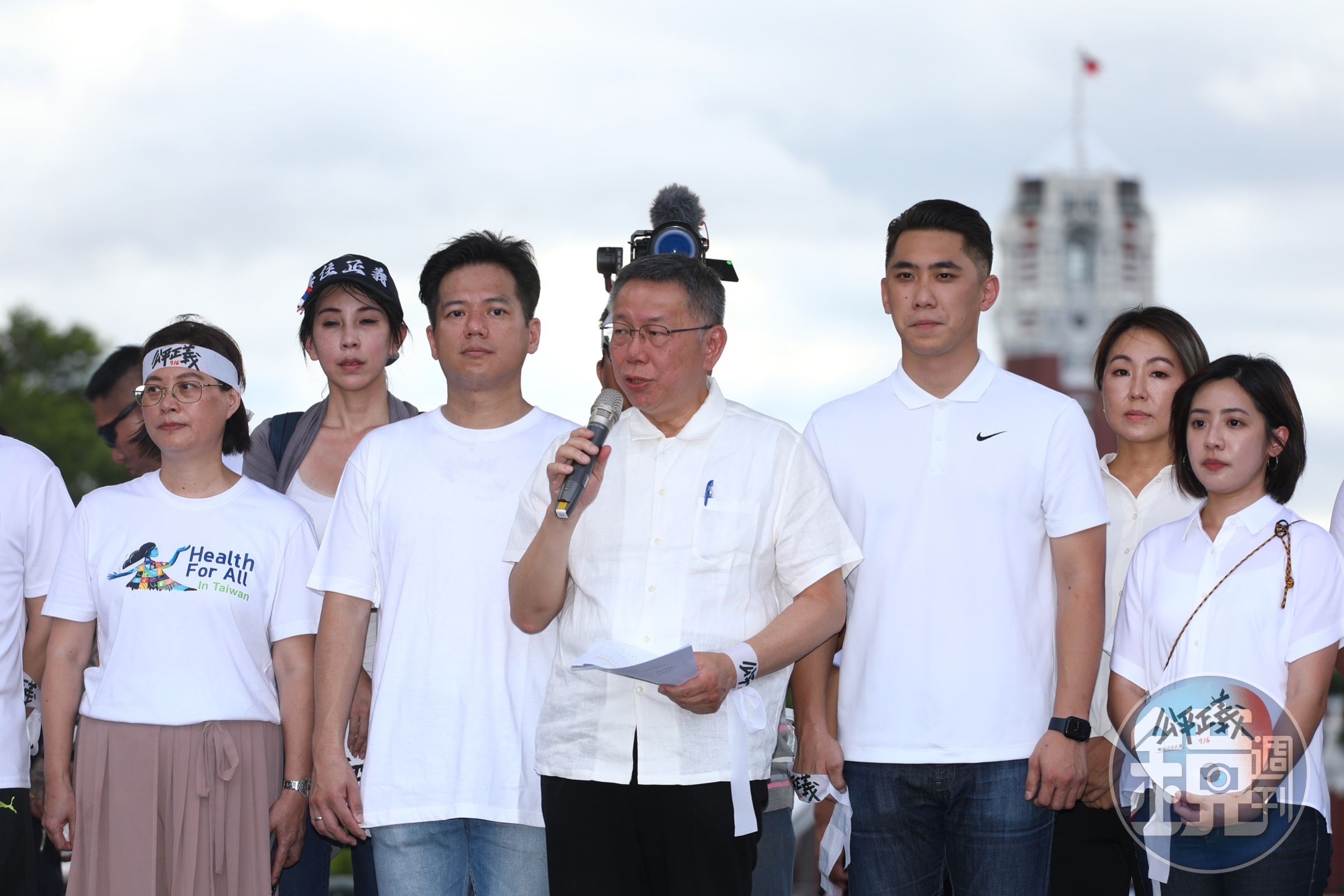 柯文哲點名內政部政次花敬群誠實回答2個問題,說清楚蔡政府任內蓋了多少戶社宅。