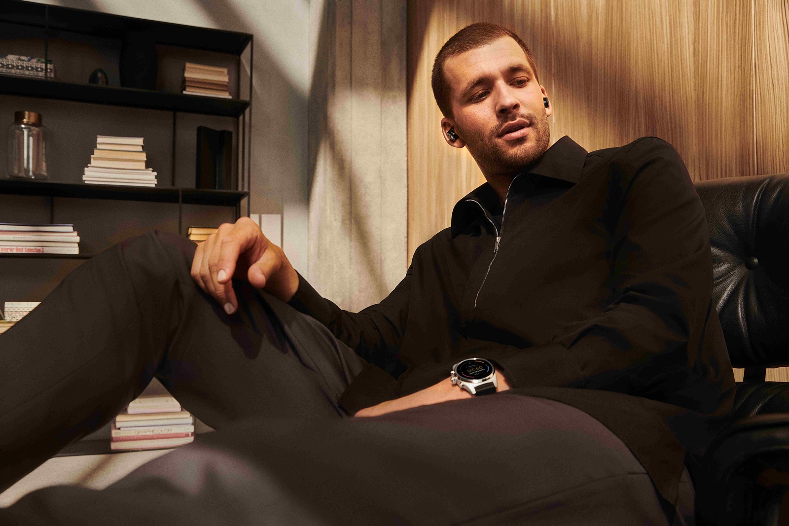 .MONTBLANC推出首款MTB 03無線藍芽耳機，帶來極致奢華聽覺享受。NT$12,700（MONTBLANC提供）