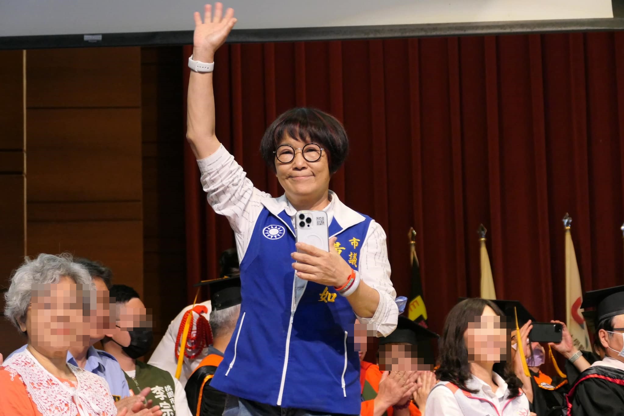 桃園市議員黃婉如因為公開指控某國中女老師言行不當，導致對方被逼離職，遭部分家長到議員臉書替老師抱屈。（翻攝自黃婉如 桃園市議員臉書）