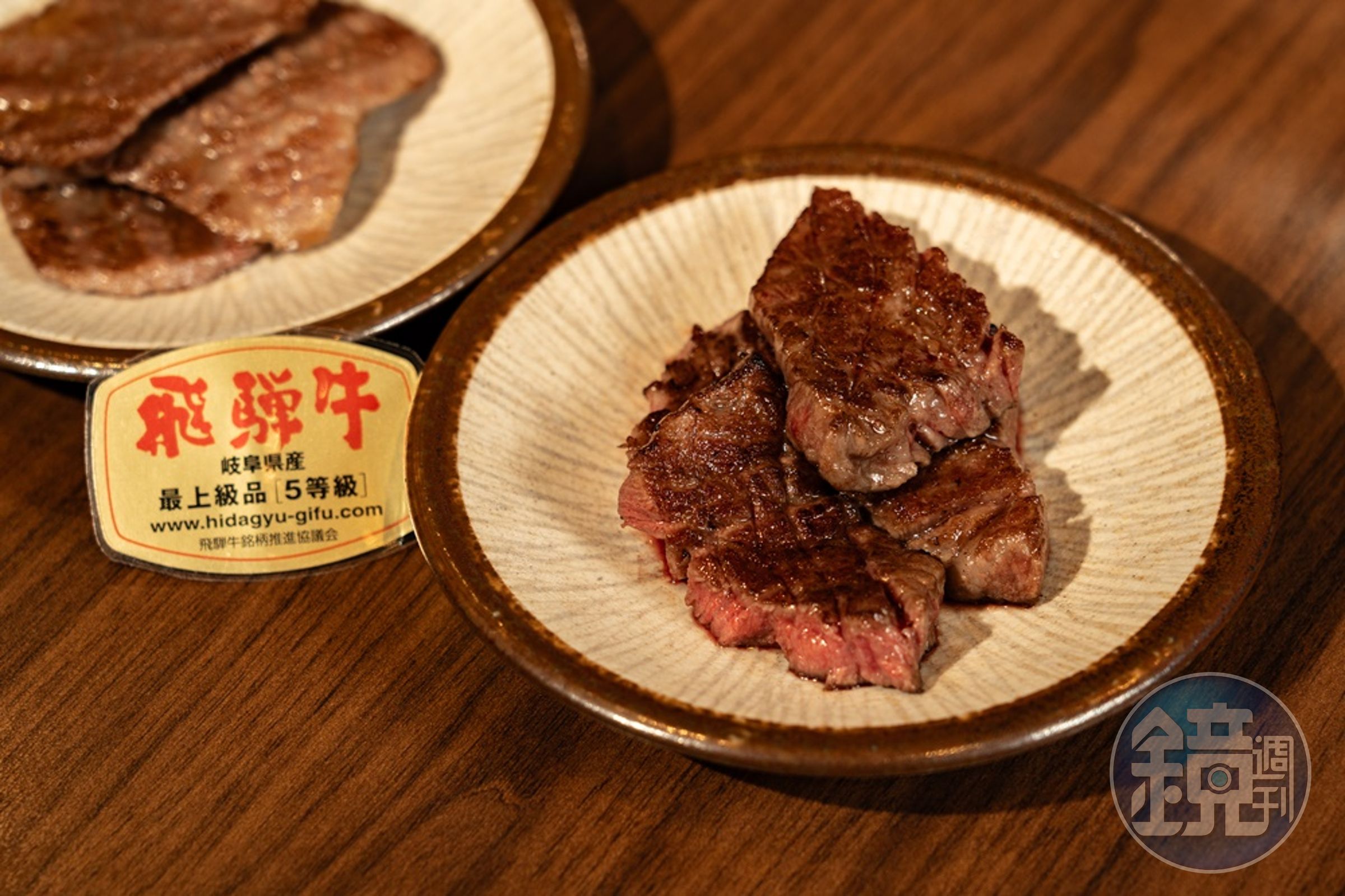 飛驒牛厚切燒烤到外脆內嫩，油花噴發。（岐阜縣提供）