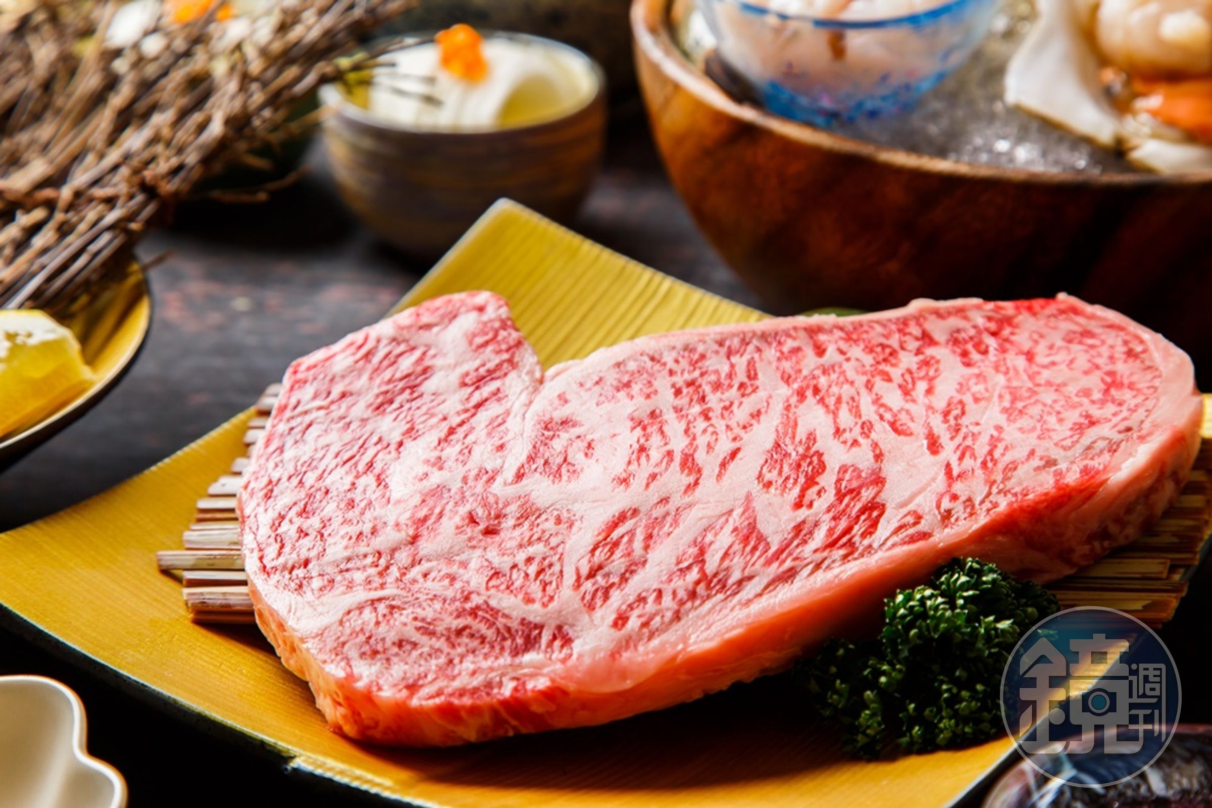 HATSU的「極上牛排」，光看大理石紋就可以想像甘甜程度。（岐阜縣提供）