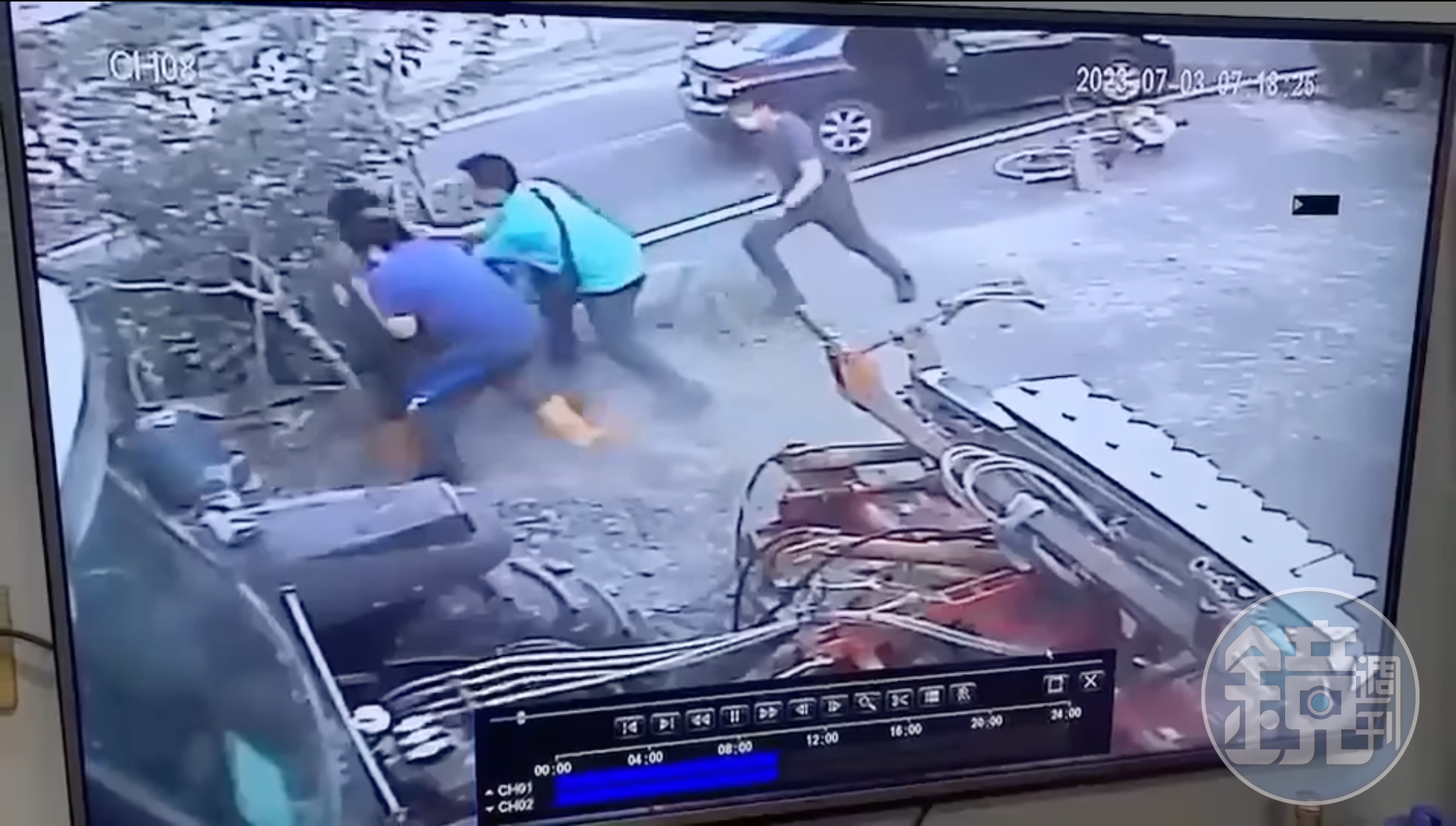 彰化縣埔鹽鄉日前發生一起警察抓錯人的烏龍事件,3名員警合力壓制一名17少年導致其臉書受傷縫了17針。(翻攝自臉書)