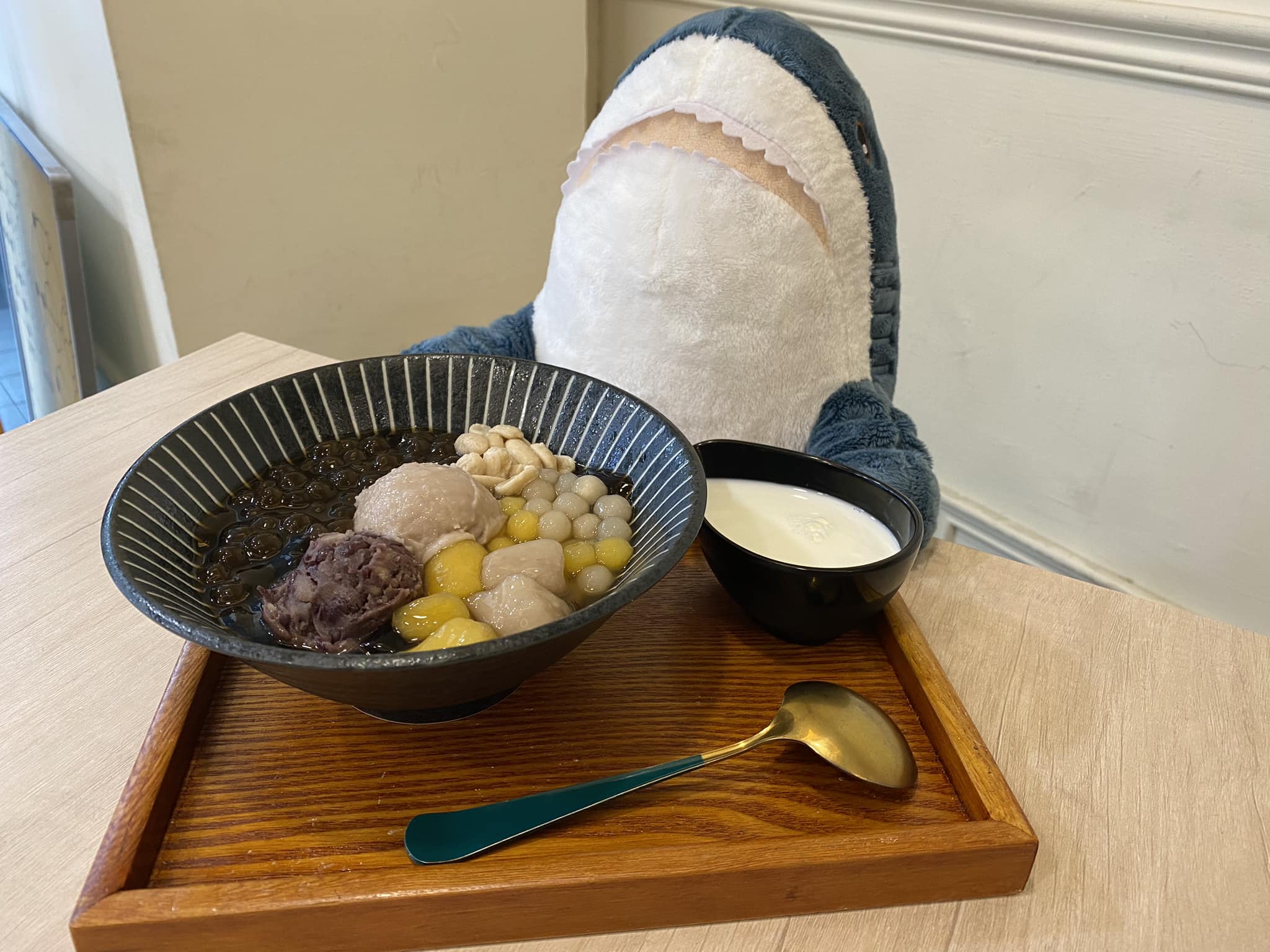 業者在粉專透露，有客人深夜傳訊賣不賣，遭到拒絕後疑似留下1星負評。（翻攝自業者粉專）