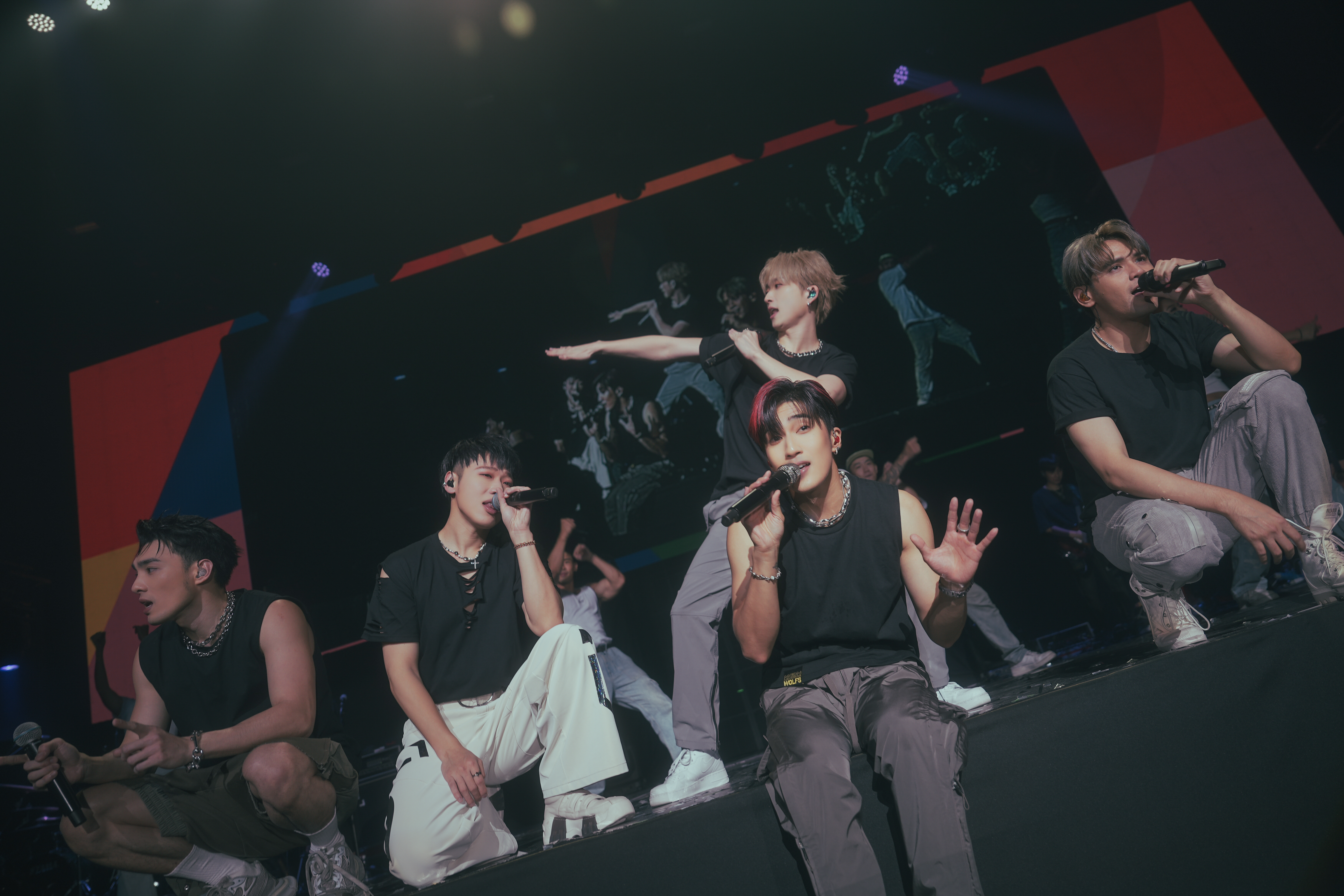 五堅強在成軍3週年紀念日於大馬舉行演唱會,有笑有淚留下難忘回憶。(滾石音樂提供)