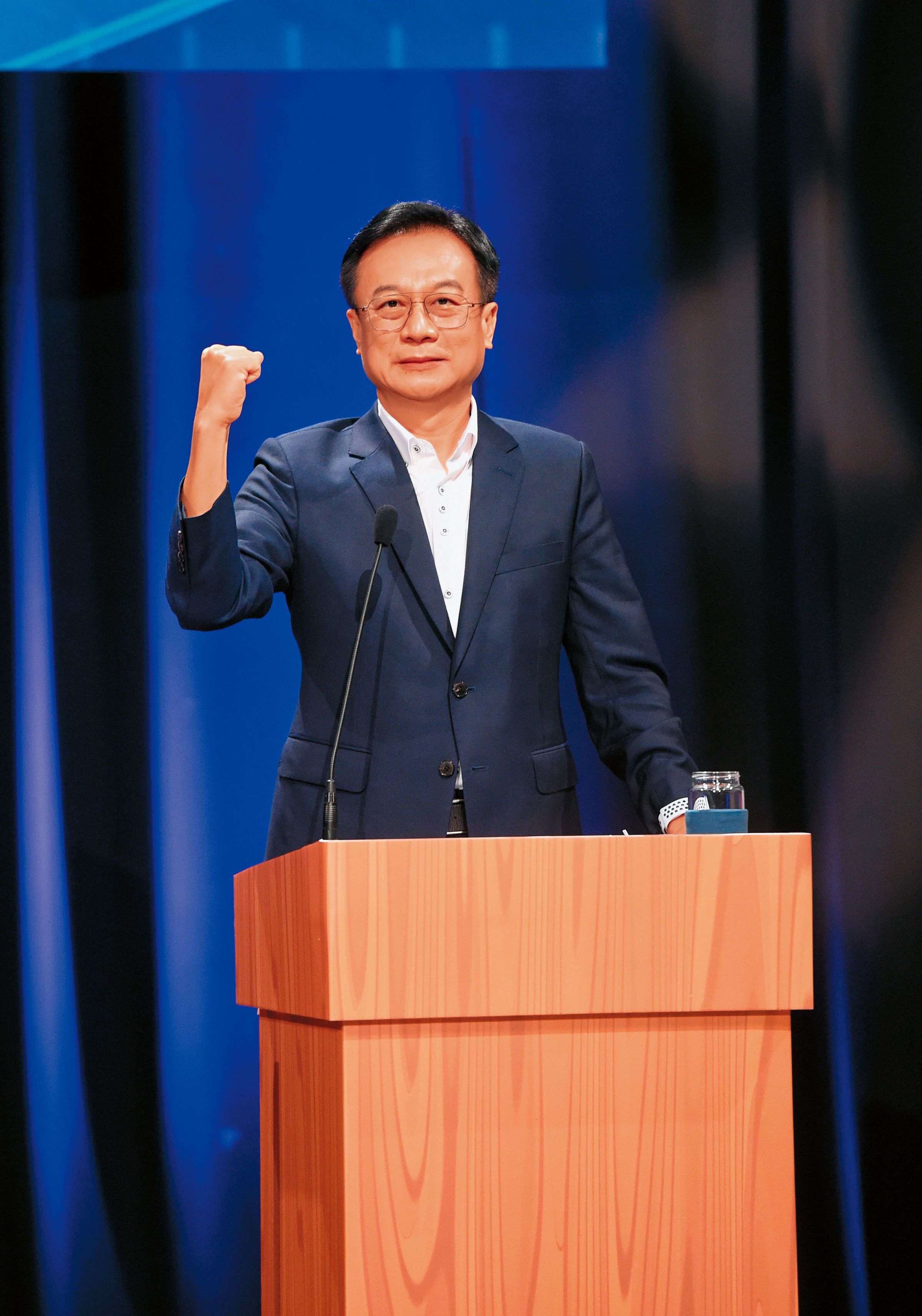 卓瑩鎗自稱是前彰化縣長卓伯源（圖）的堂姪，遭卓伯源否認。