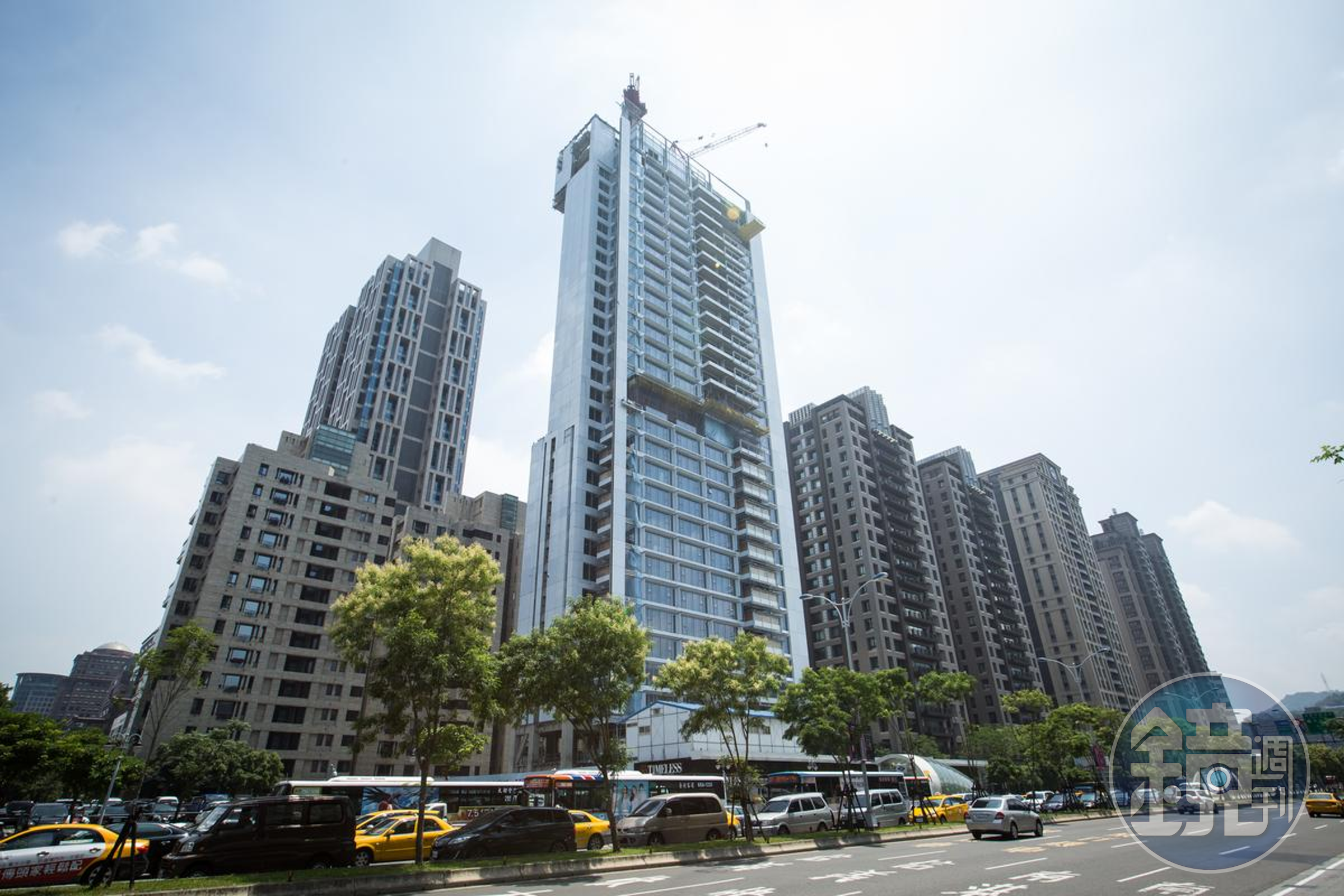 台北市豪宅區域吸引高收入人士入住,拉高該區平均年收入。(本刊資料照)