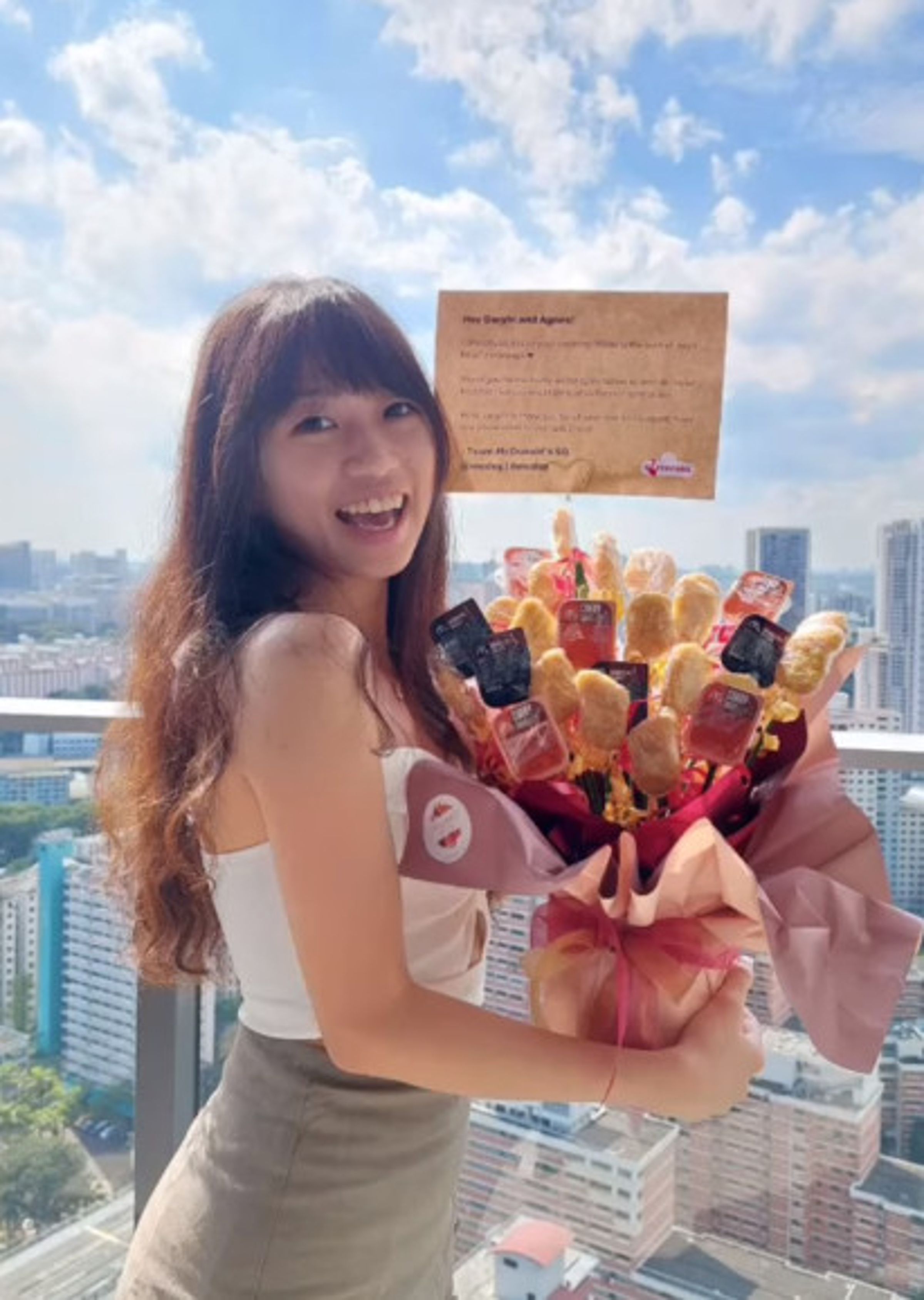 麥當勞精心製作的「雞塊花束」曝光後,許多網友驚呼:「沒想到雞塊也 可以做得這麼可愛」。(翻攝IG@jiaaahuix_)