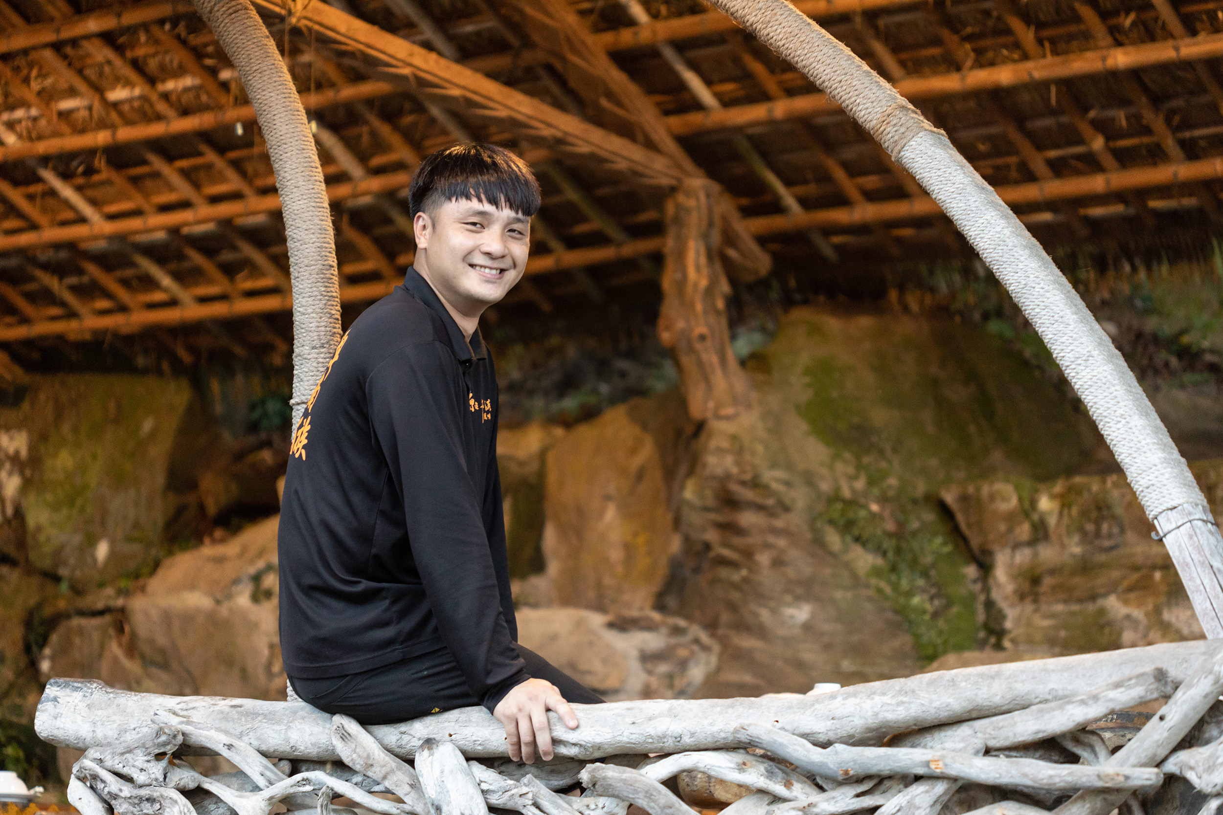 「原始部落山地美食」老闆沈世文認為,餐廳最大特色是以最接近原汁原味的方式烹調出美味料理。