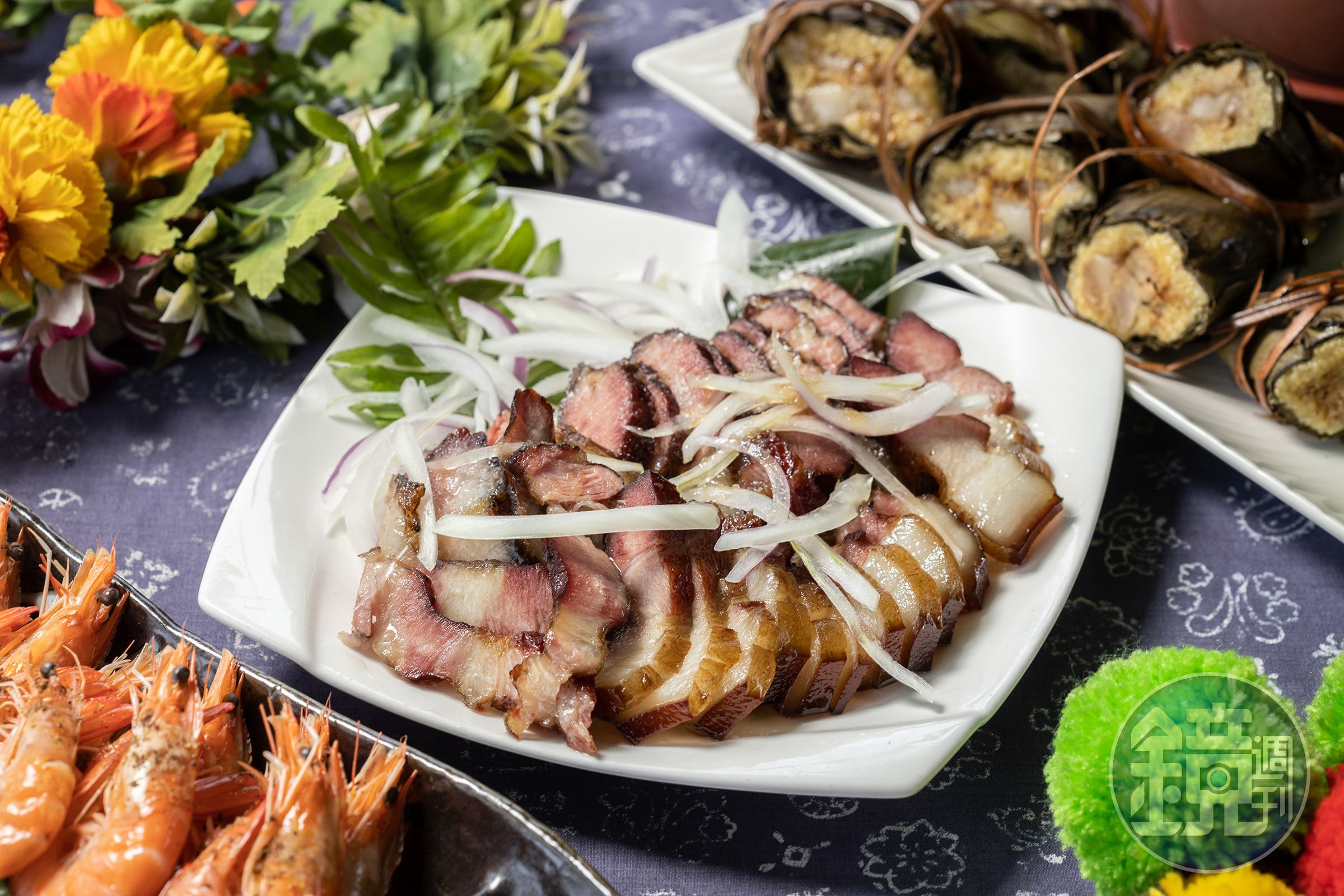 以慢火煙燻的山豬肉,融合了柴火香氣,肉質Q彈。