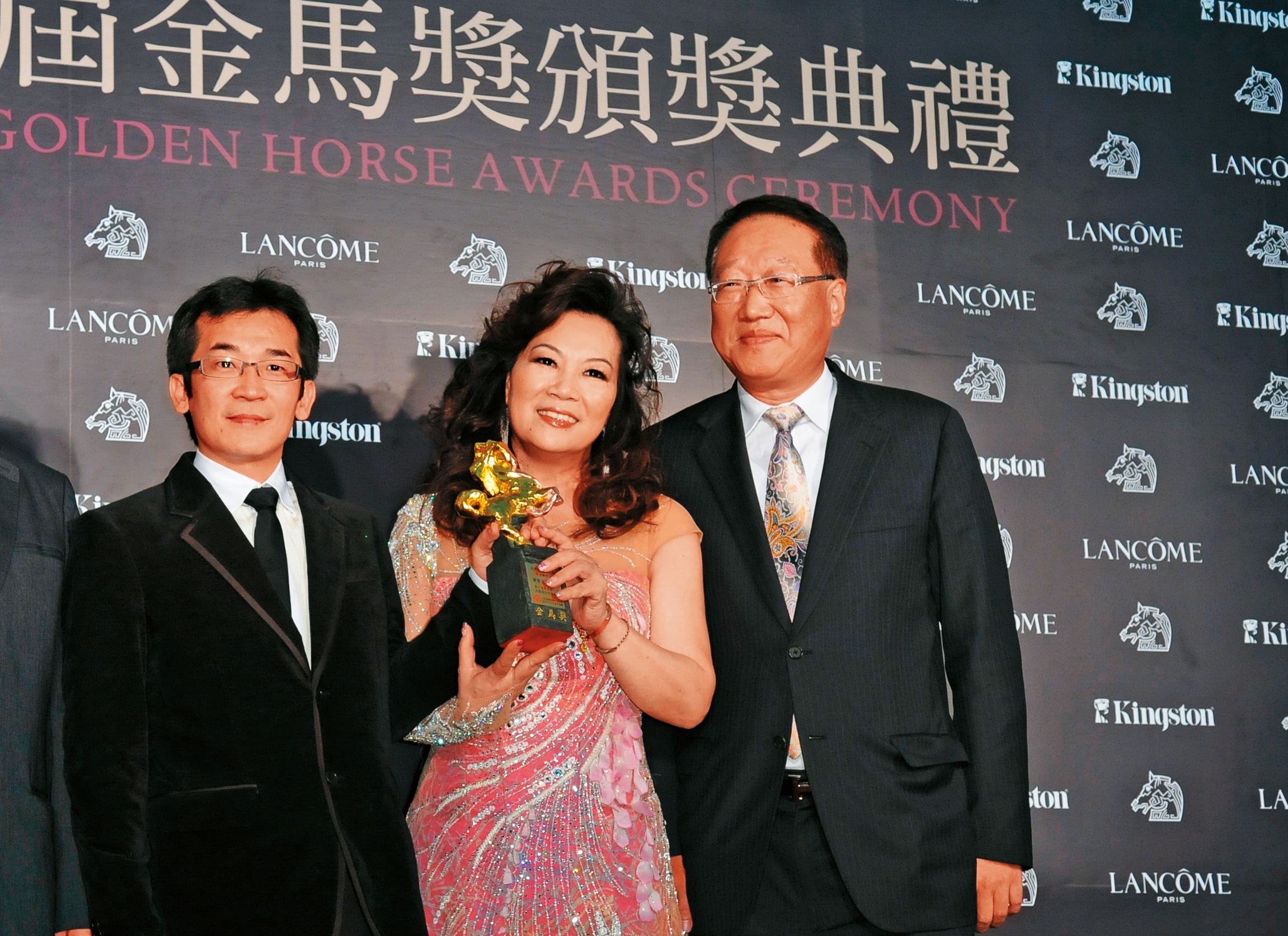 名導演魏德聖（左）遭昔日合作夥伴郭台強（右）追債4,500萬元案，雙方在歷經查封魏德聖資產、郭台強遭列被告傳喚的訴訟戰後昨（8日）傳出和解。（本刊資料照）