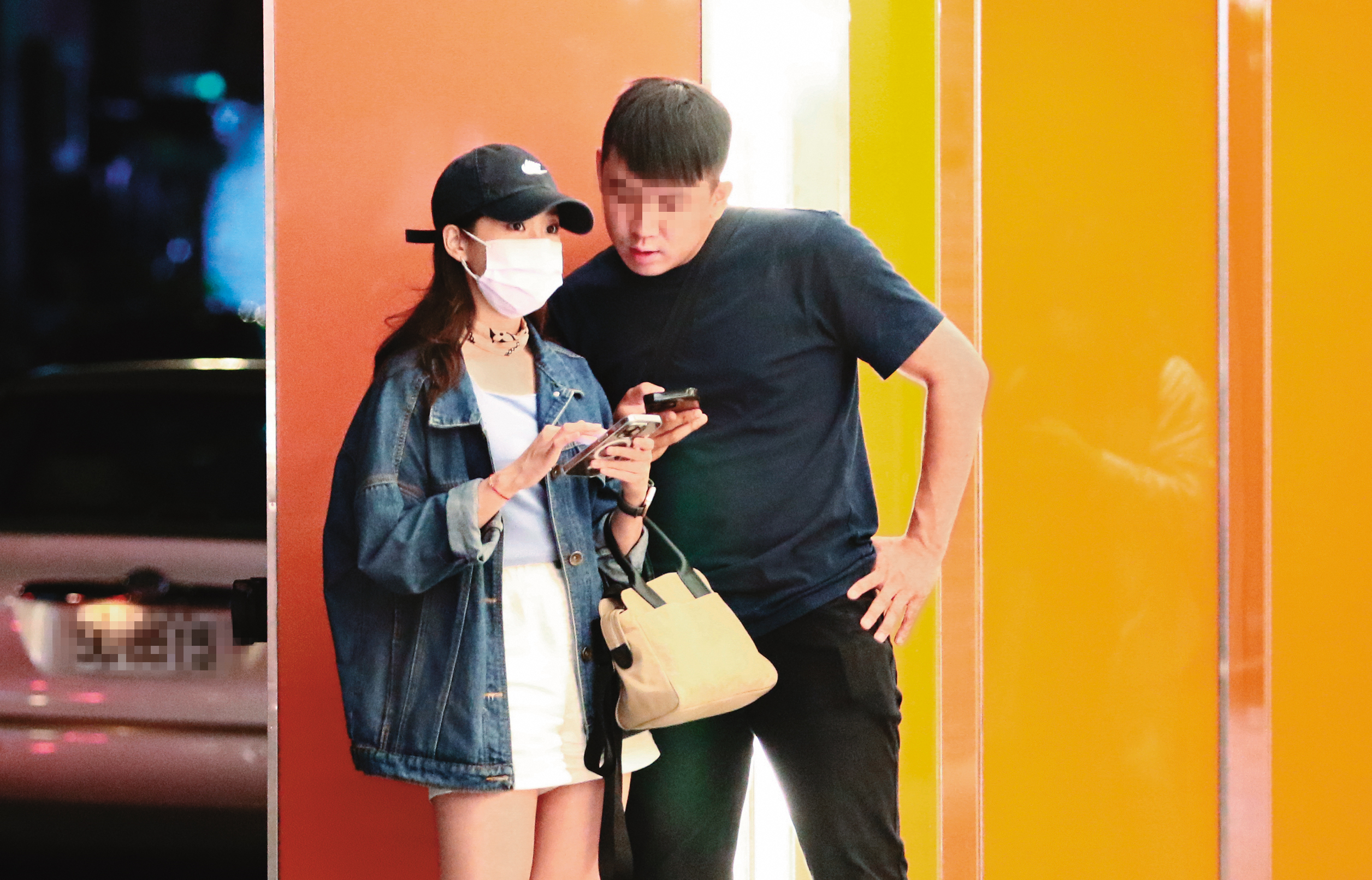 7/11 21：06，到了第一間旅館開房不成，小倆口依然不死心查找新地點。