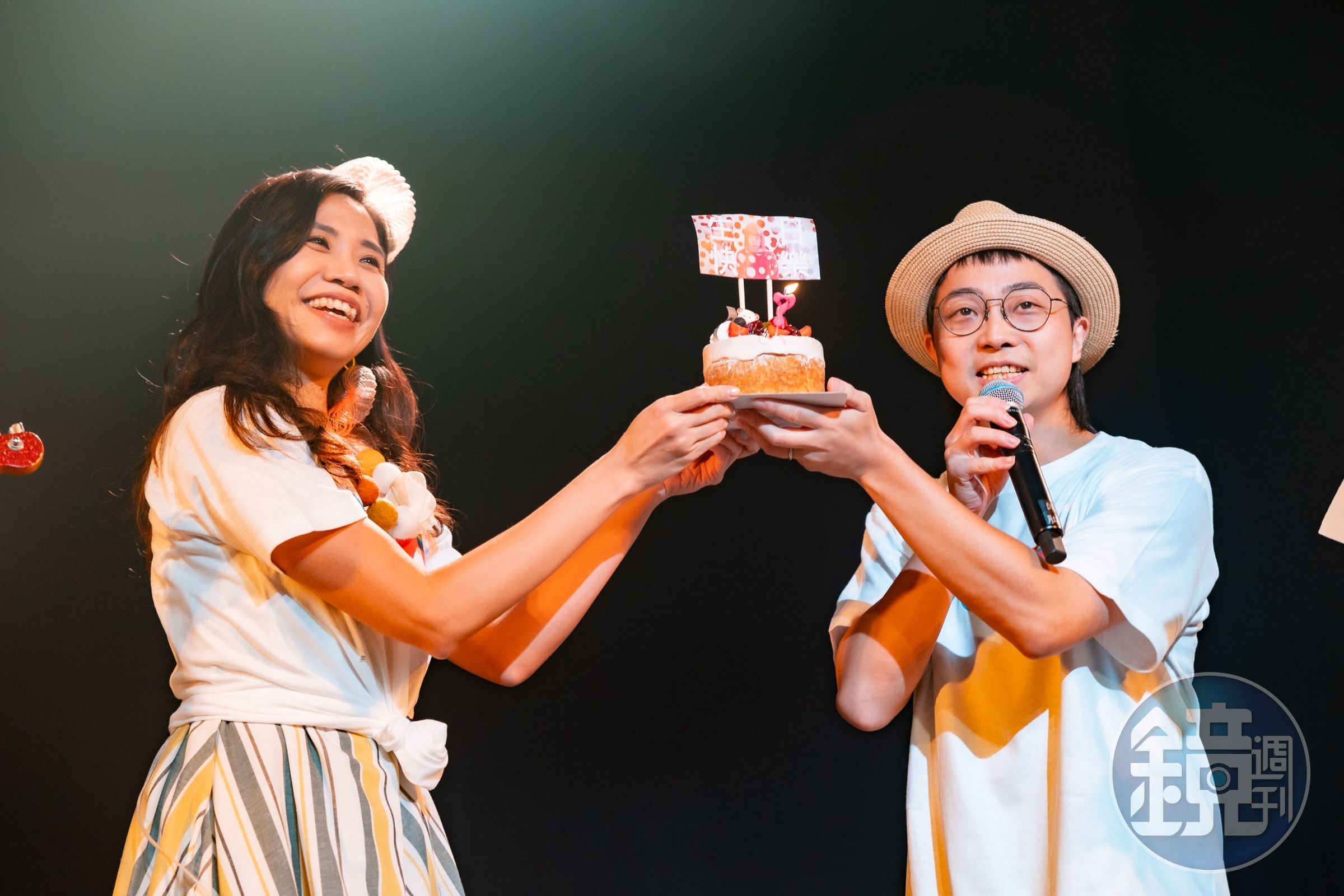 高雄場恰巧遇到鼓手肚皮生日，全場齊聲祝福。（「旺福愛你」提供）