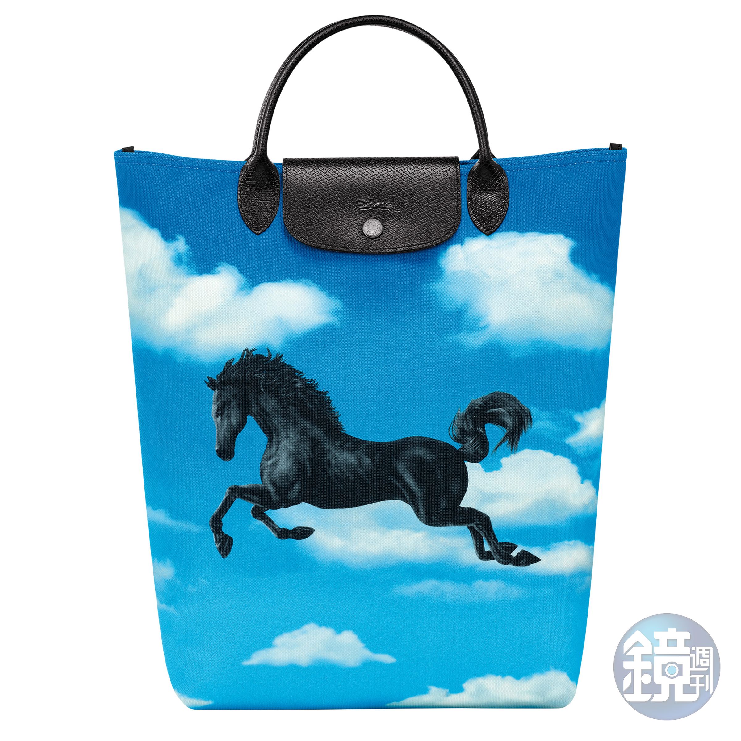 LONGCHAMP X TOILETPAPER聯名系列手提包 (飛馬圖騰)。NT$8,800（LONGCHAMP提供）
