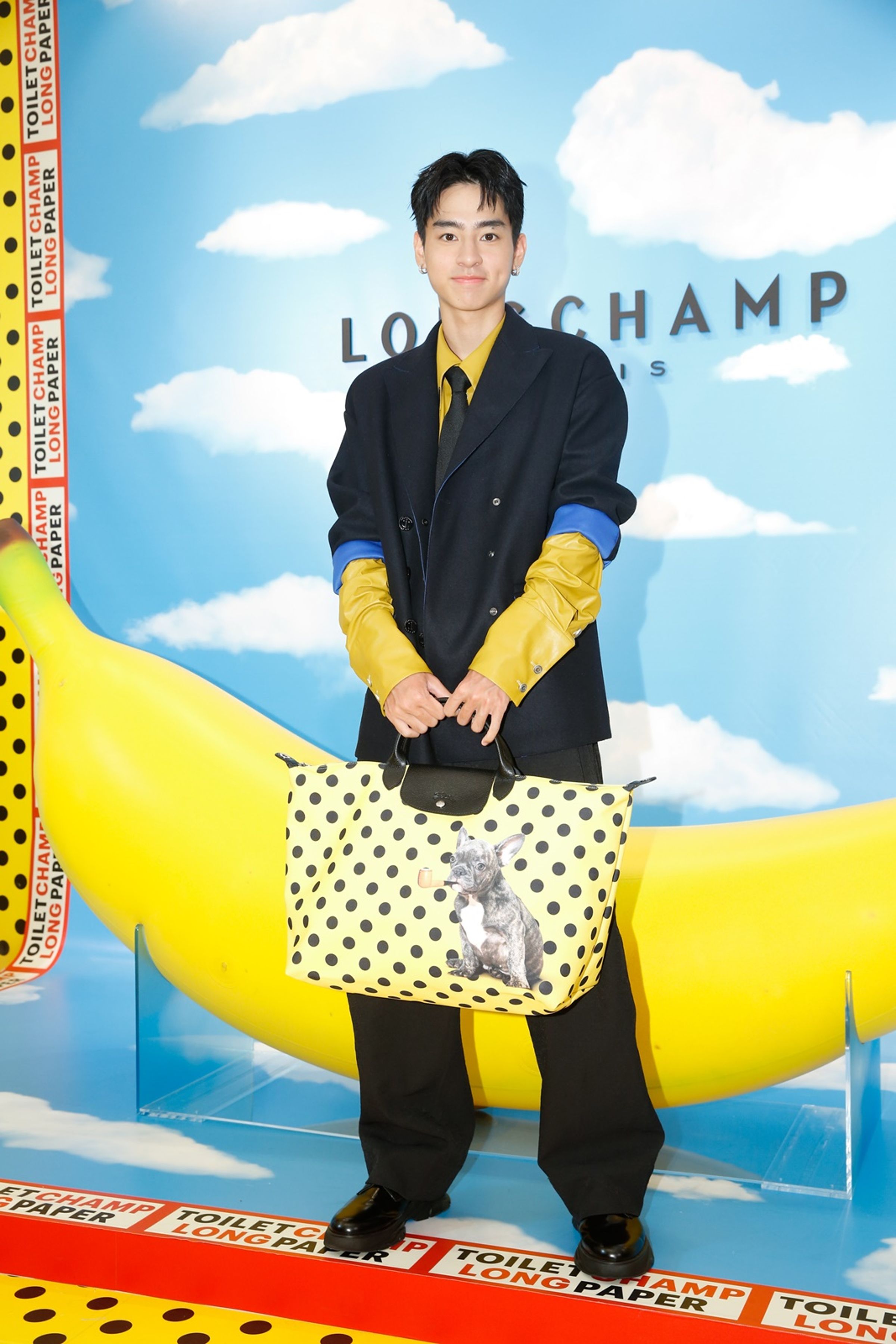 與楊紫瓊、吳彥祖合作好萊塢美劇《西游ABC》的劉敬,日前才被直擊與「爸爸」吳彥祖一起逛台灣夜市,劉敬笑說吳彥祖私下像大哥哥。