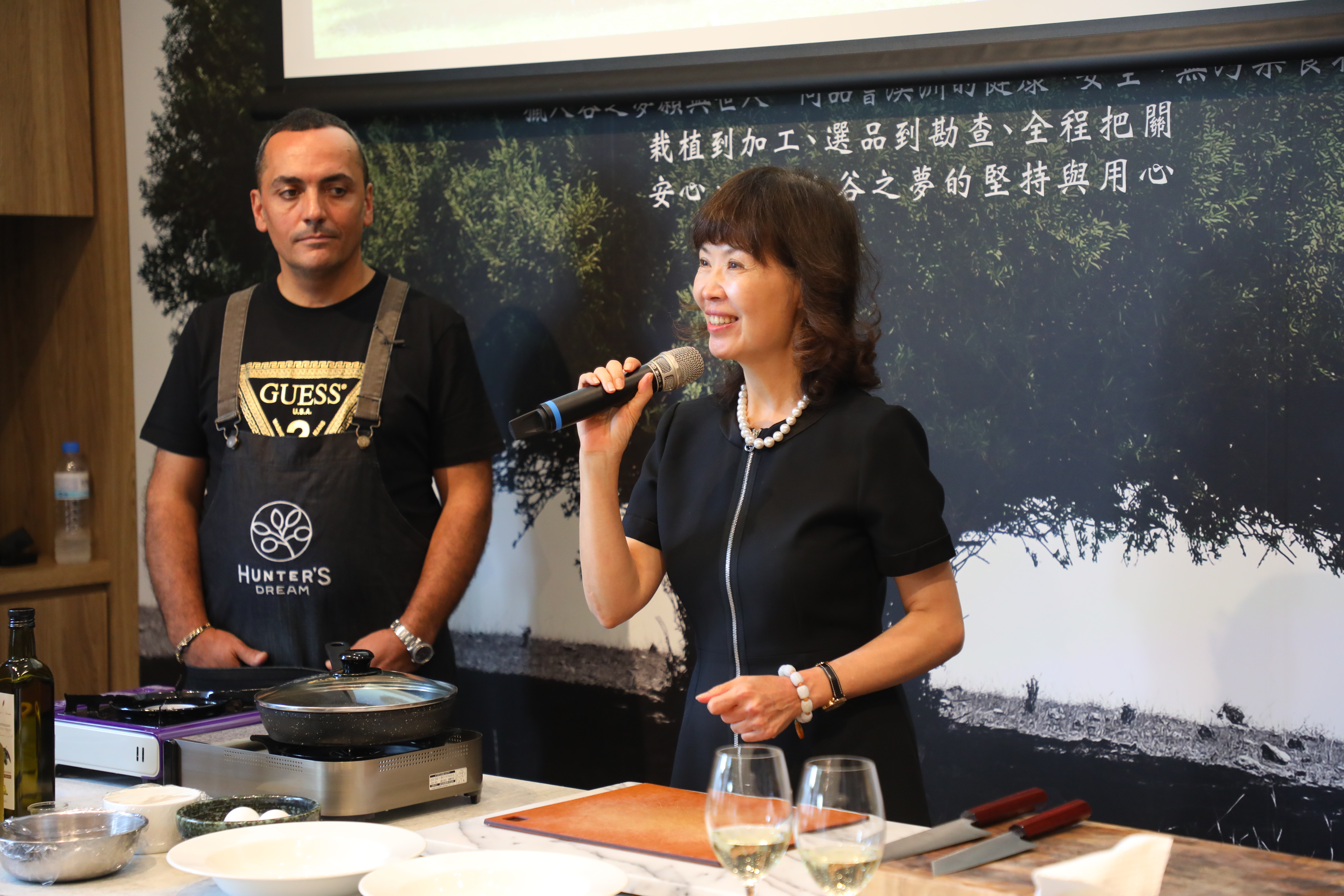 創辦人Jina以身作則，全家人從創業到擴大規模，始終秉持初衷，只生產優質安心的健康食品。
