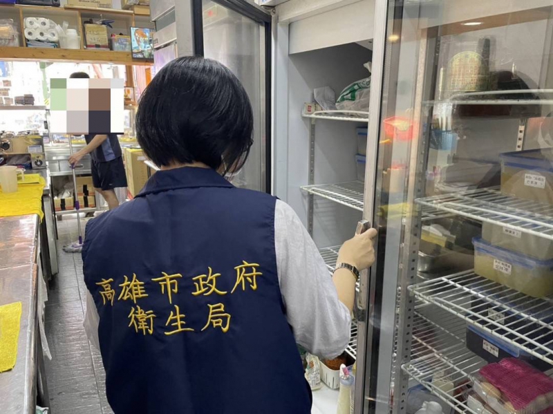 衛生局擴大啟動轄內冰店專案稽查。（高市衛生局提供）