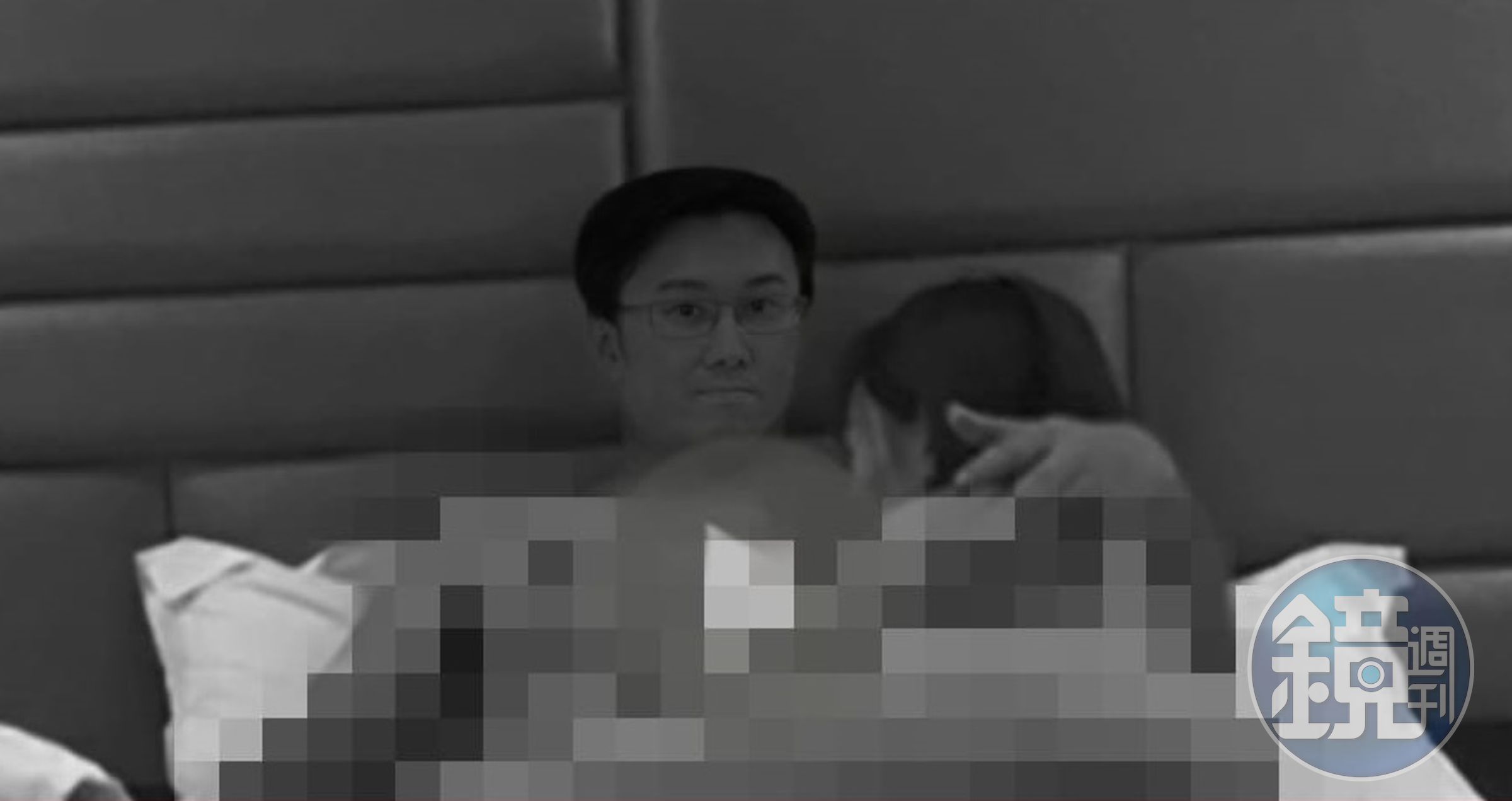 常在臉書評論時事的醫師蘇一峰，，最近遭偽造圖片恐嚇取財，網友建議他報警提告。（翻攝自蘇一峰臉書）