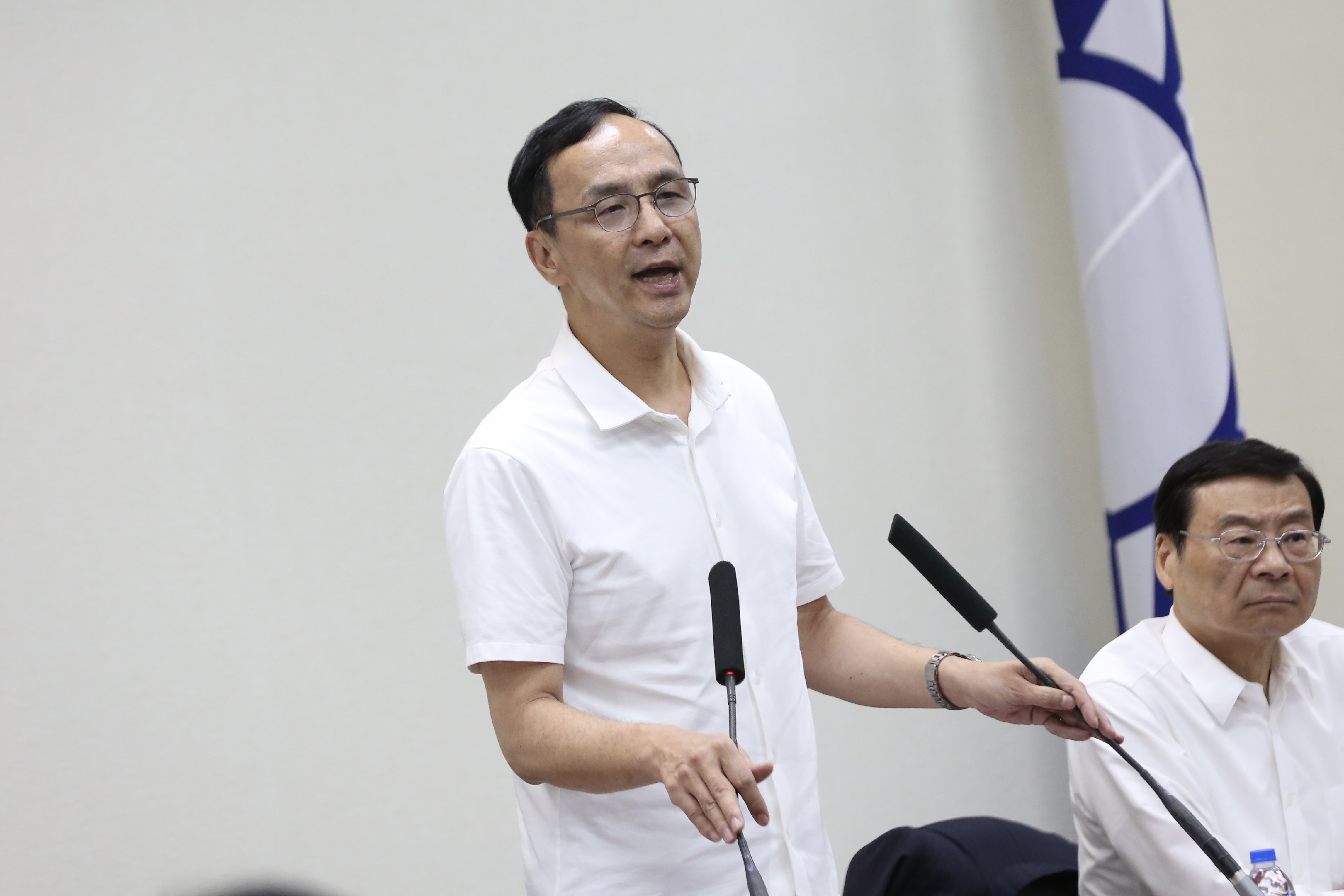 傳出有黨代表打算提案，在723全代會上提案「換朱」，國民黨表示黨章沒有相關規定。